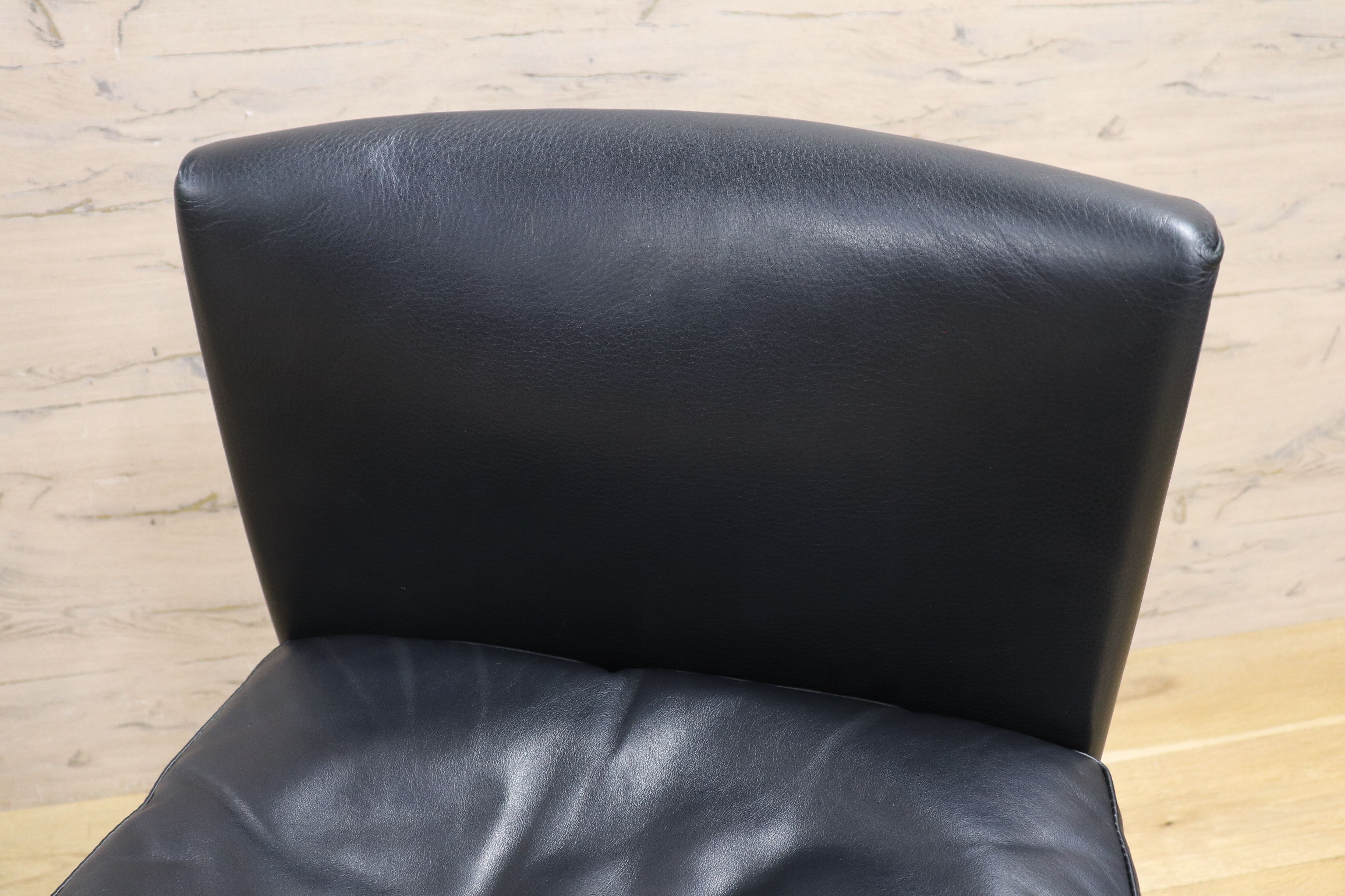 GMIK409A○B&B ITALIA MAXALTOEUNICE ダイニングチェア 椅子 レザー ブラック アントニオ・チッテリオ イタリアモダン 2脚セット 約58万