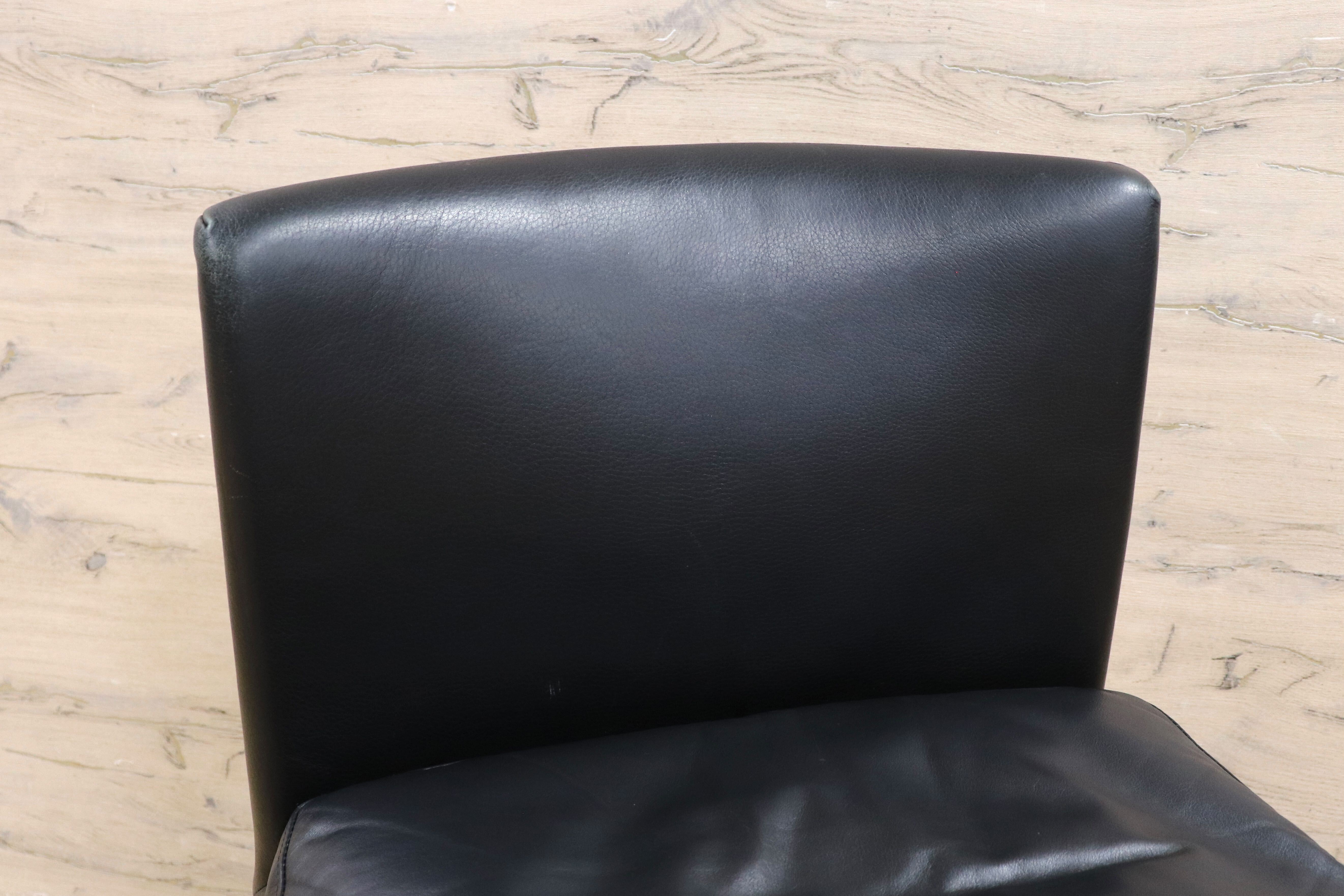 GMIK409B○B&B ITALIA MAXALTOEUNICE ダイニングチェア 椅子 レザー ブラック アントニオ・チッテリオ イタリアモダン 2脚セット 約58万