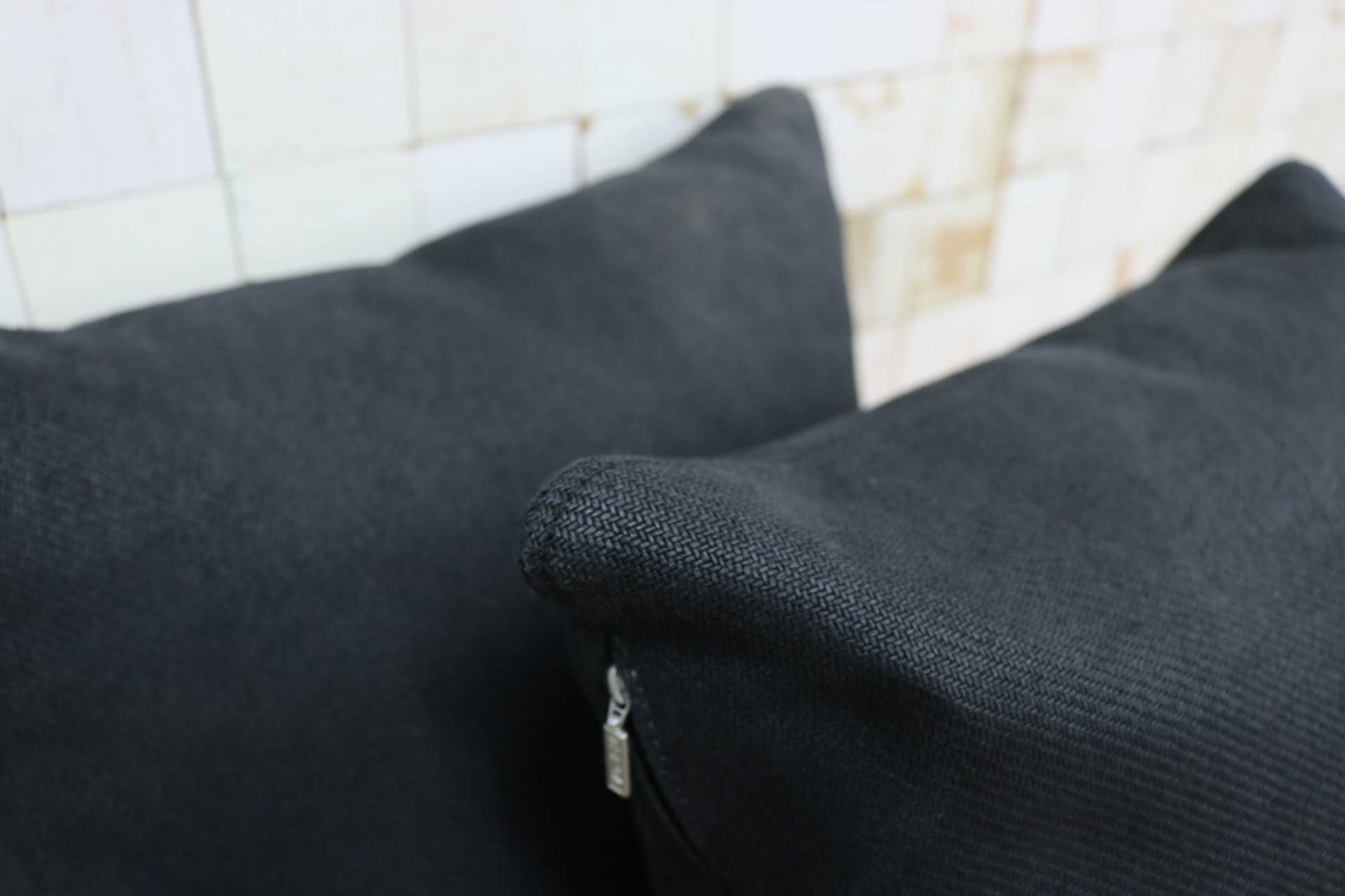 GMHS364C◯HUKLA / フクラ クッション ファブリック 2個セット ブラック