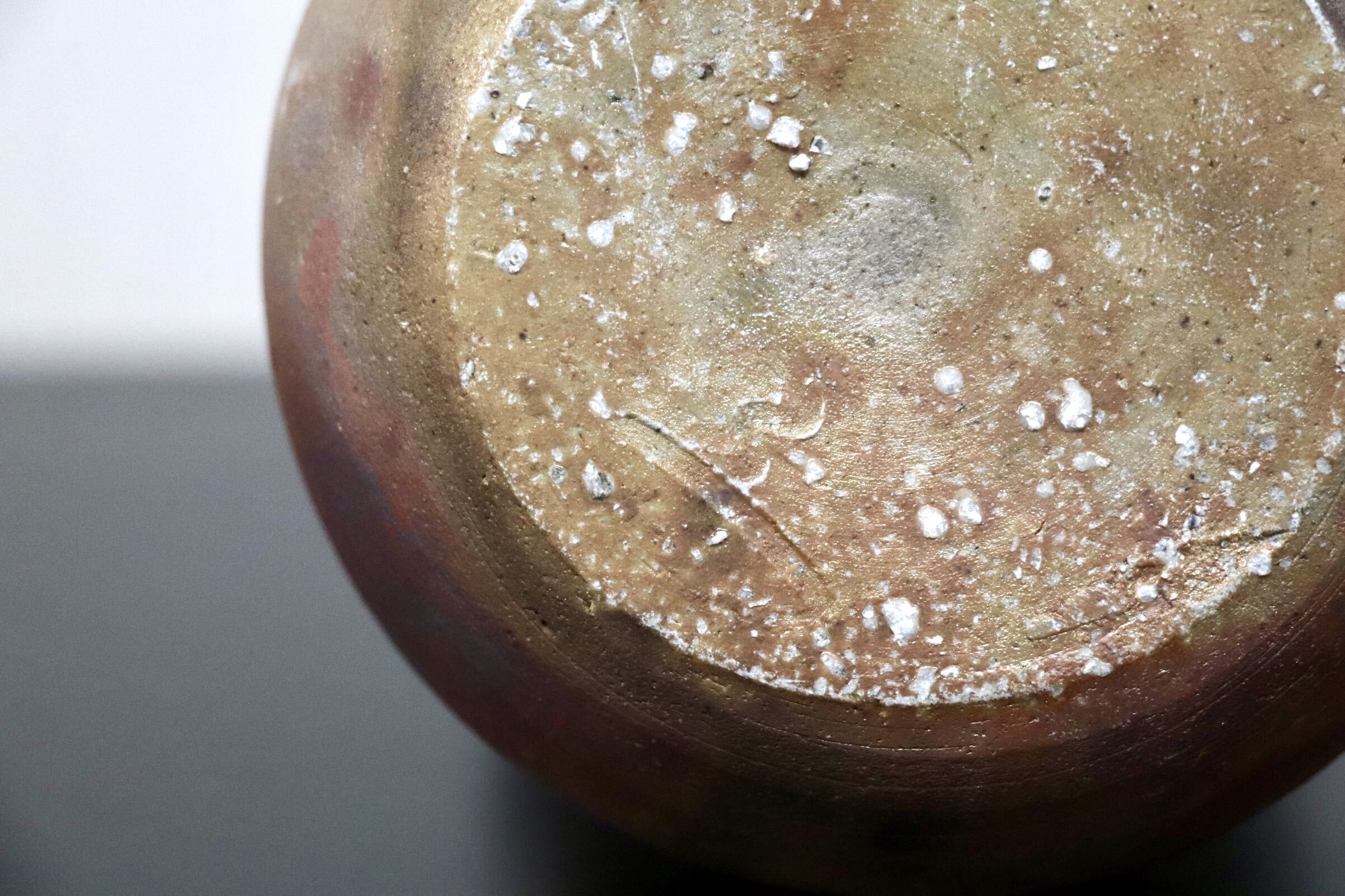 GMJK374M○備前焼 手付花入 花器 花瓶 花入 花生 手桶 釣瓶 水指 床飾 置物 茶道具 窯変壷 共箱 伝統工芸 和モダン