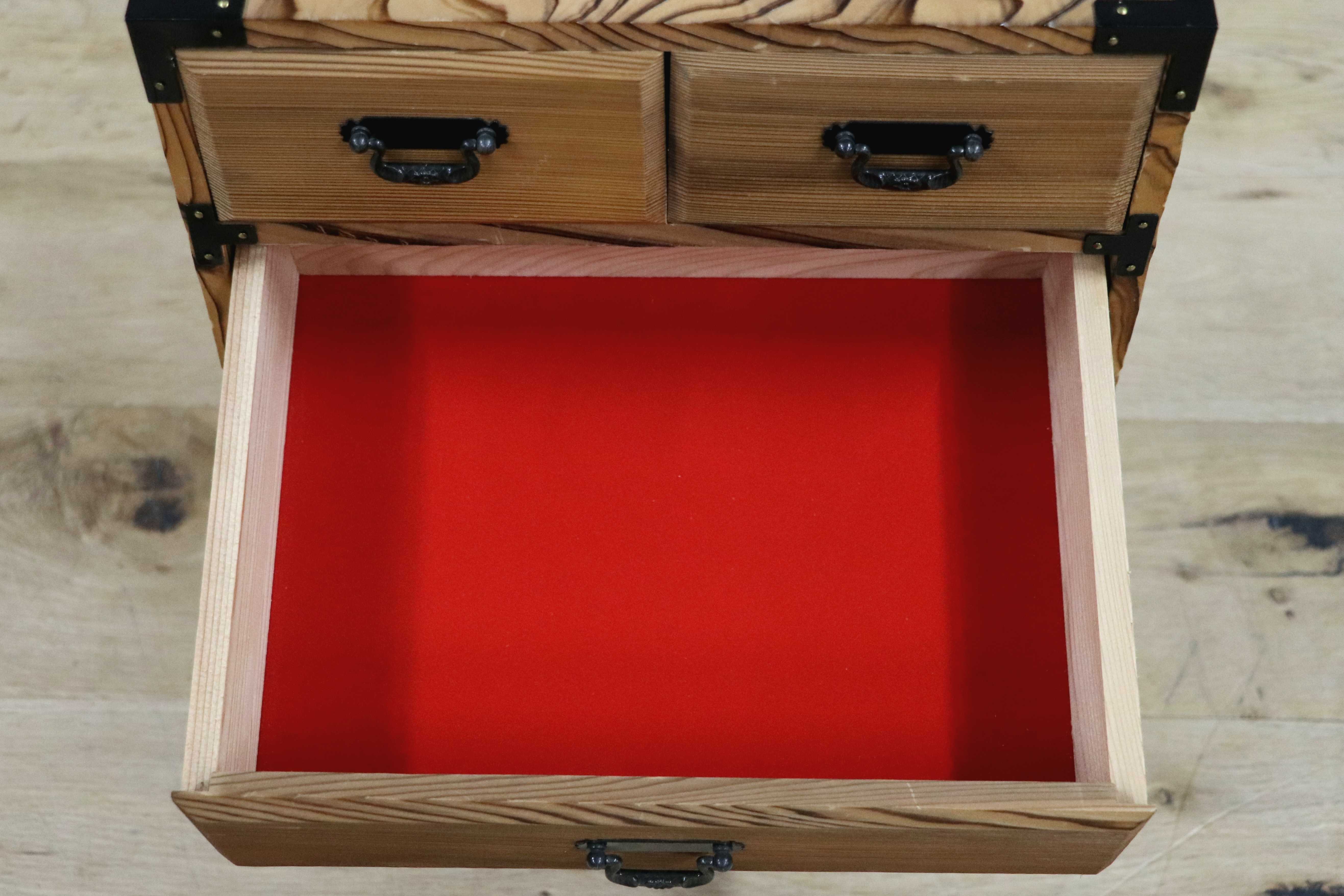 GMIH311B○昭和レトロ 和モダン アンティーク 和風 和家具 焼杉 小箪笥 小引き出し 小物入れ 収納箱 針箱 薬箱 チェスト 木製 4段 美品