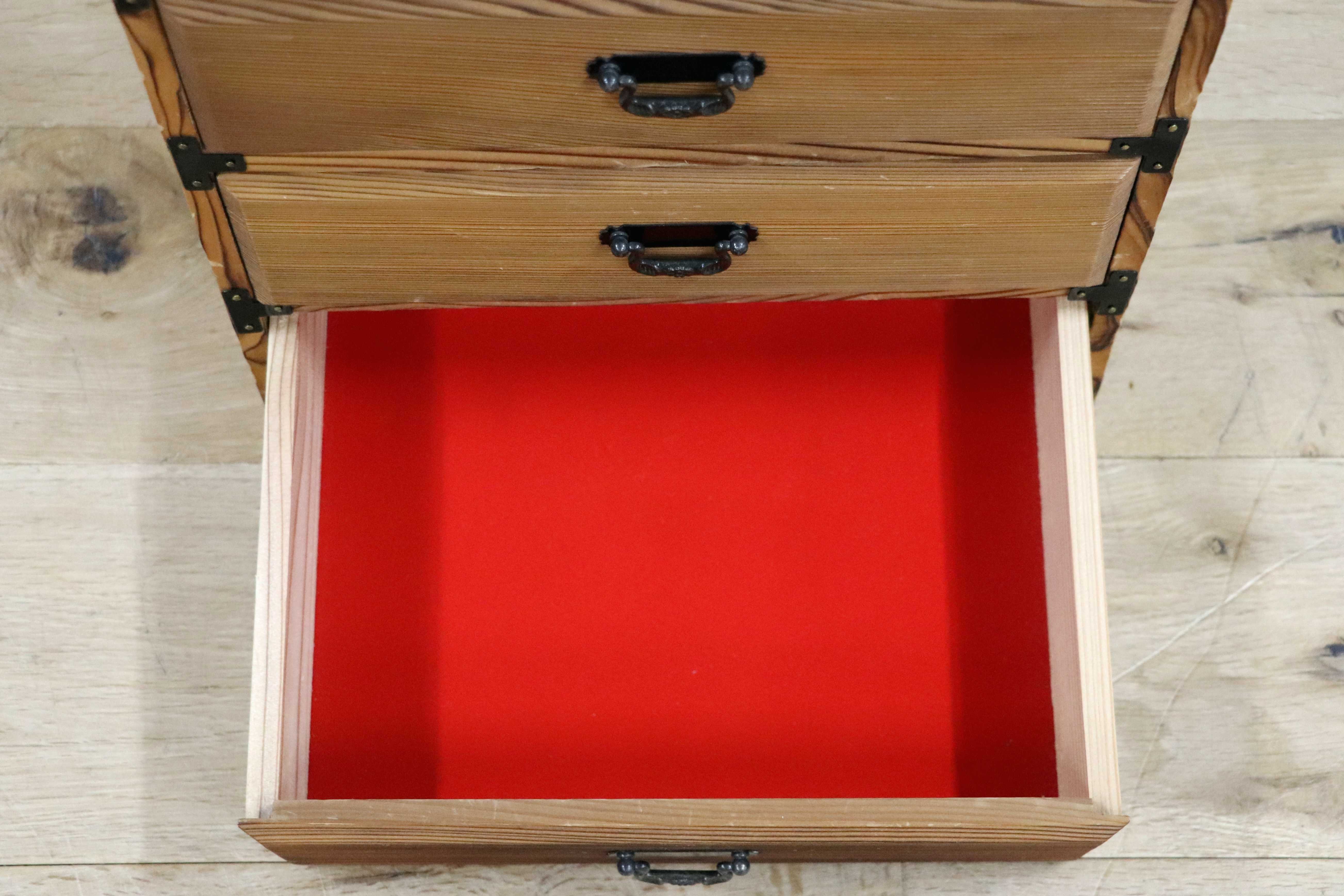 GMIH311B○昭和レトロ 和モダン アンティーク 和風 和家具 焼杉 小箪笥 小引き出し 小物入れ 収納箱 針箱 薬箱 チェスト 木製 4段 美品