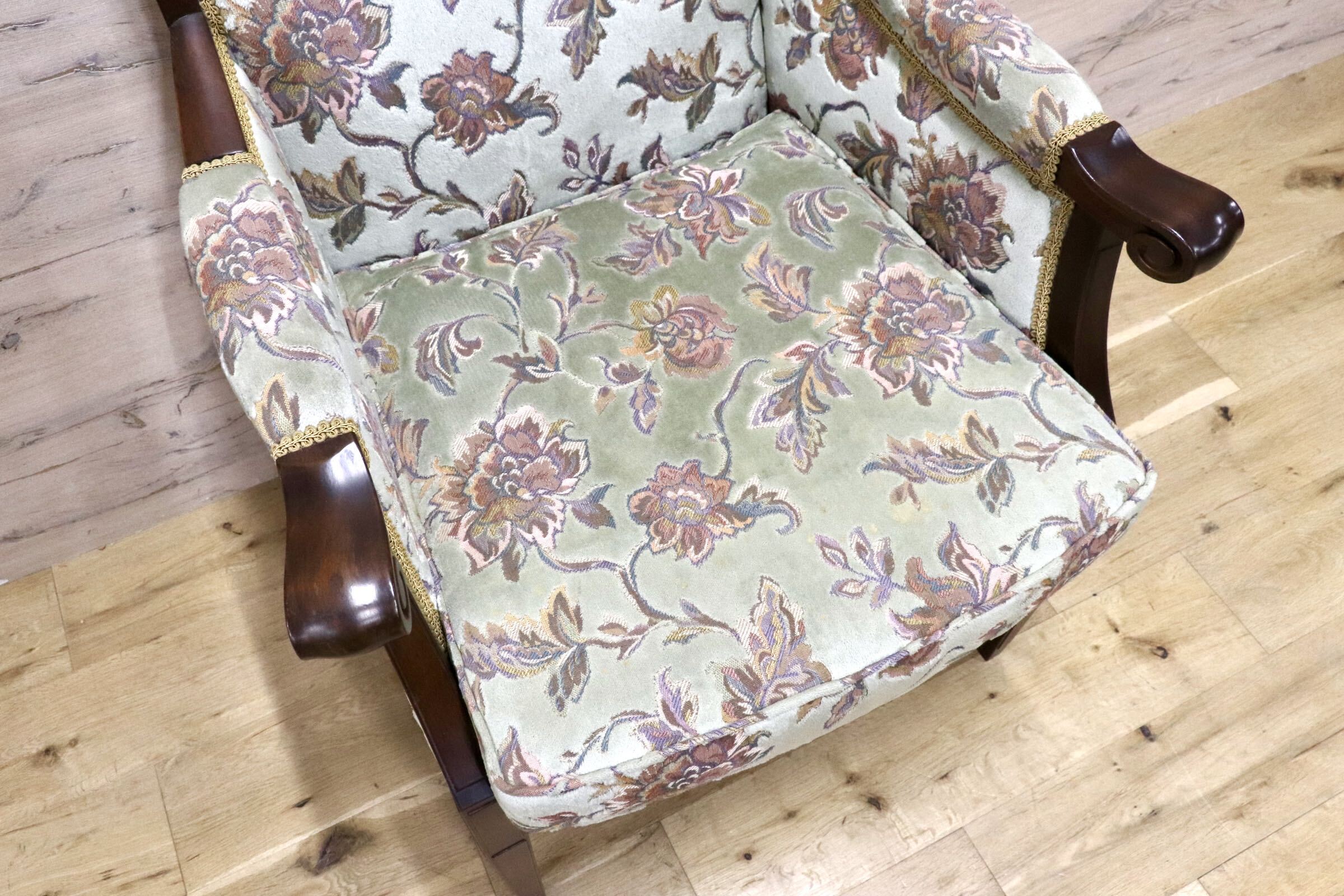 GMJK156C◯メープル不二家 神戸洋家具 ラウンジチェア シングルソファ アームチェア 一人掛けソファ 椅子 ファブリック ヨーロピアン