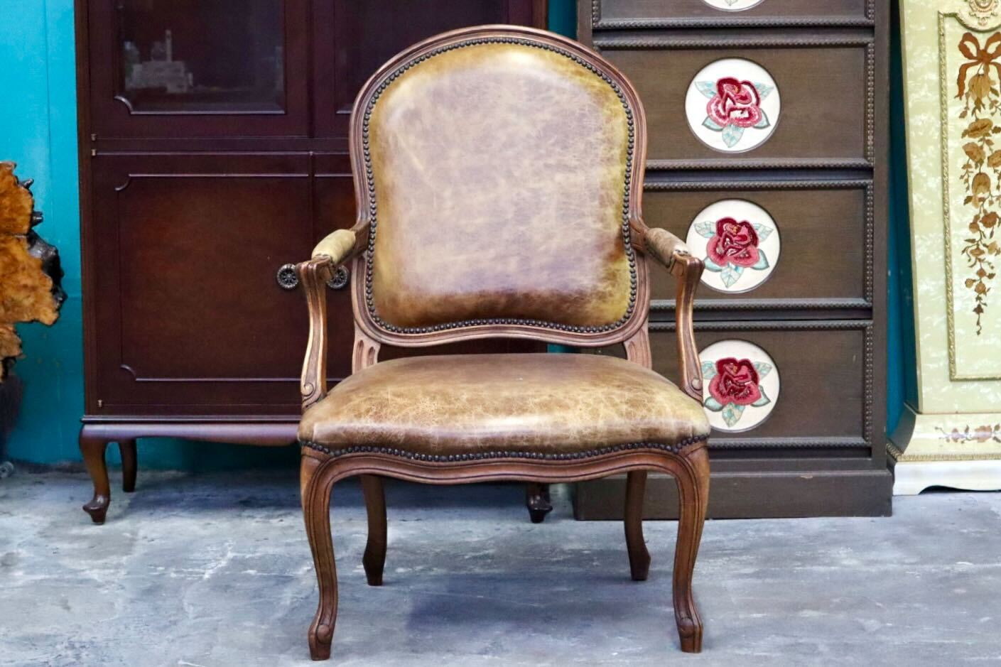 GMIH360○ダイニングチェア アームチェア 1人掛けソファ 椅子 本革 無垢材 猫脚 フレンチスタイル ヴィンテージ クラシック