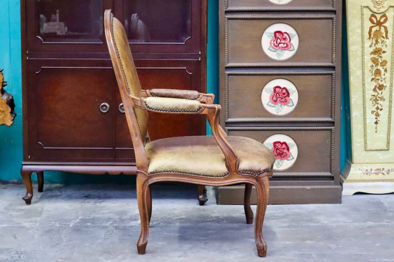 GMIH360○ダイニングチェア アームチェア 1人掛けソファ 椅子 本革 無垢材 猫脚 フレンチスタイル ヴィンテージ クラシック