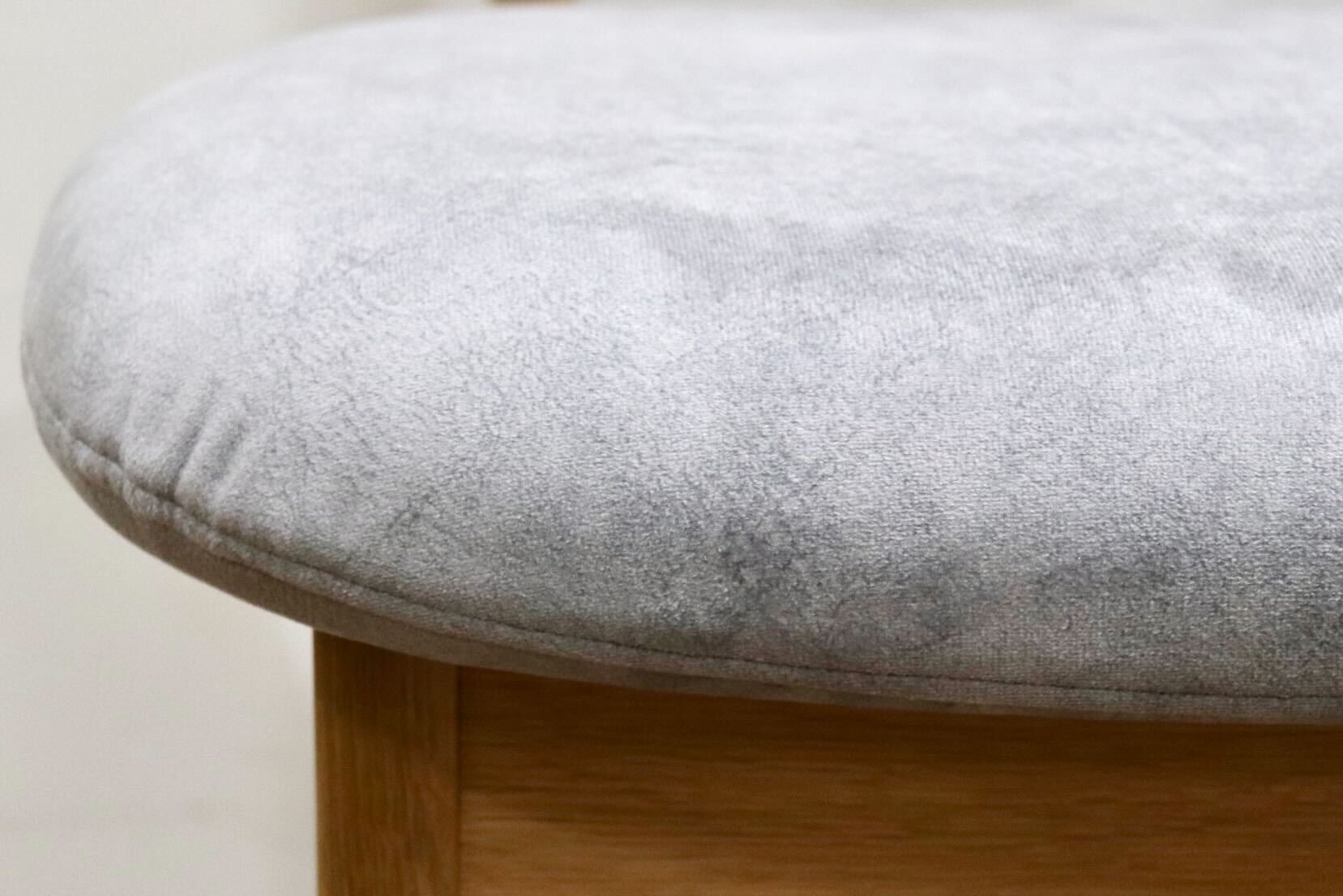 GMHK861A○イバタインテリア / ibata ダイニングチェア スウェード調ファブリック オーク材 北欧スタイル モダン 飛騨家具 展示品