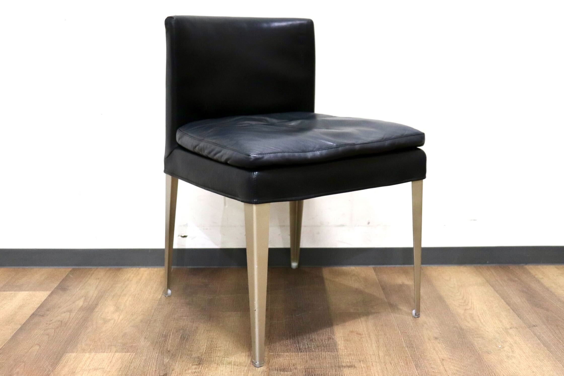 GMIK252C○B&B ITALIA MAXALTOEUNICE ダイニングチェア 椅子 レザー ブラック アントニオ・チッテリオ イタリアモダン 定価28.5万～