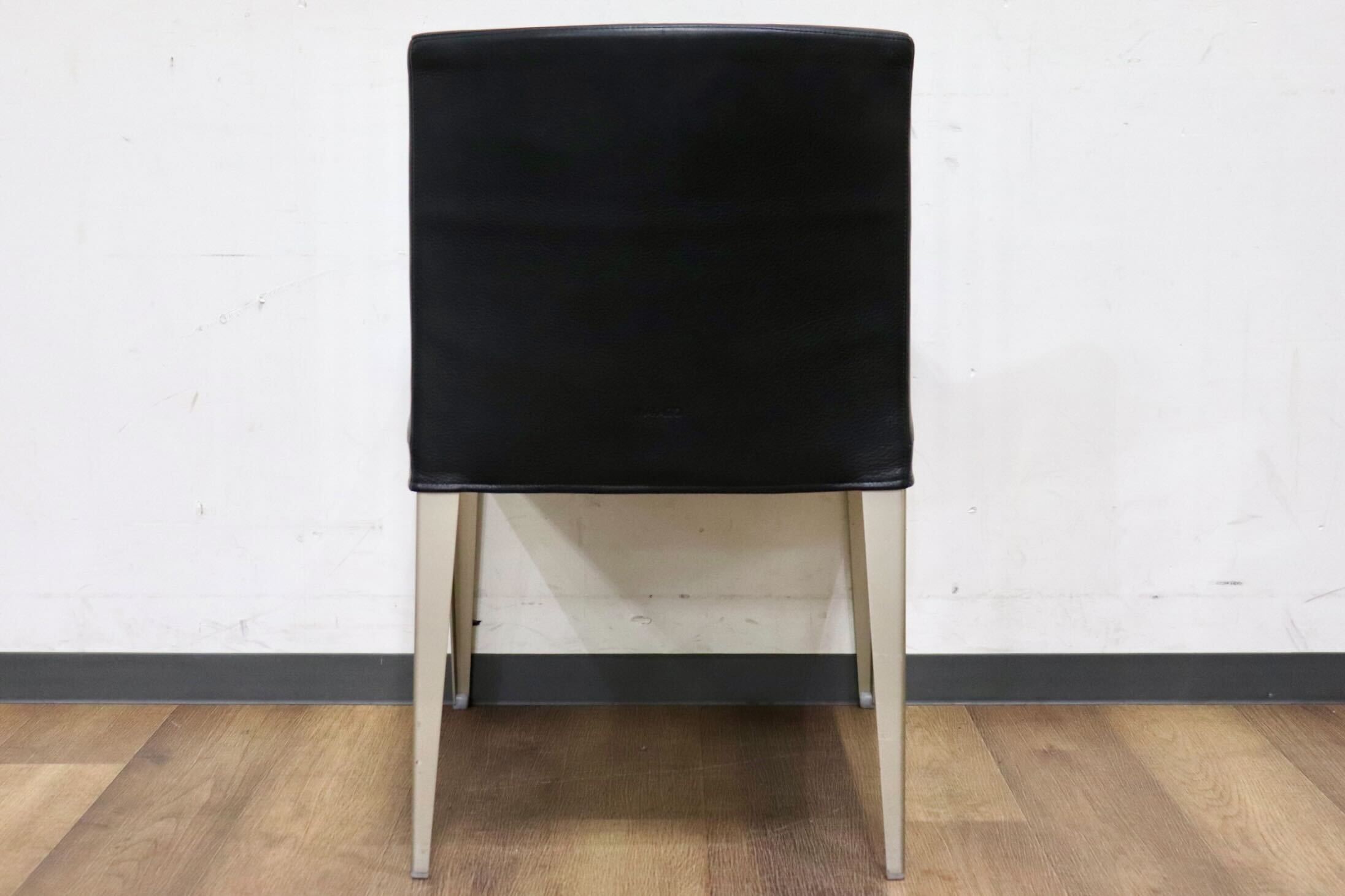 GMIK252C○B&B ITALIA MAXALTOEUNICE ダイニングチェア 椅子 レザー ブラック アントニオ・チッテリオ イタリアモダン 定価28.5万～