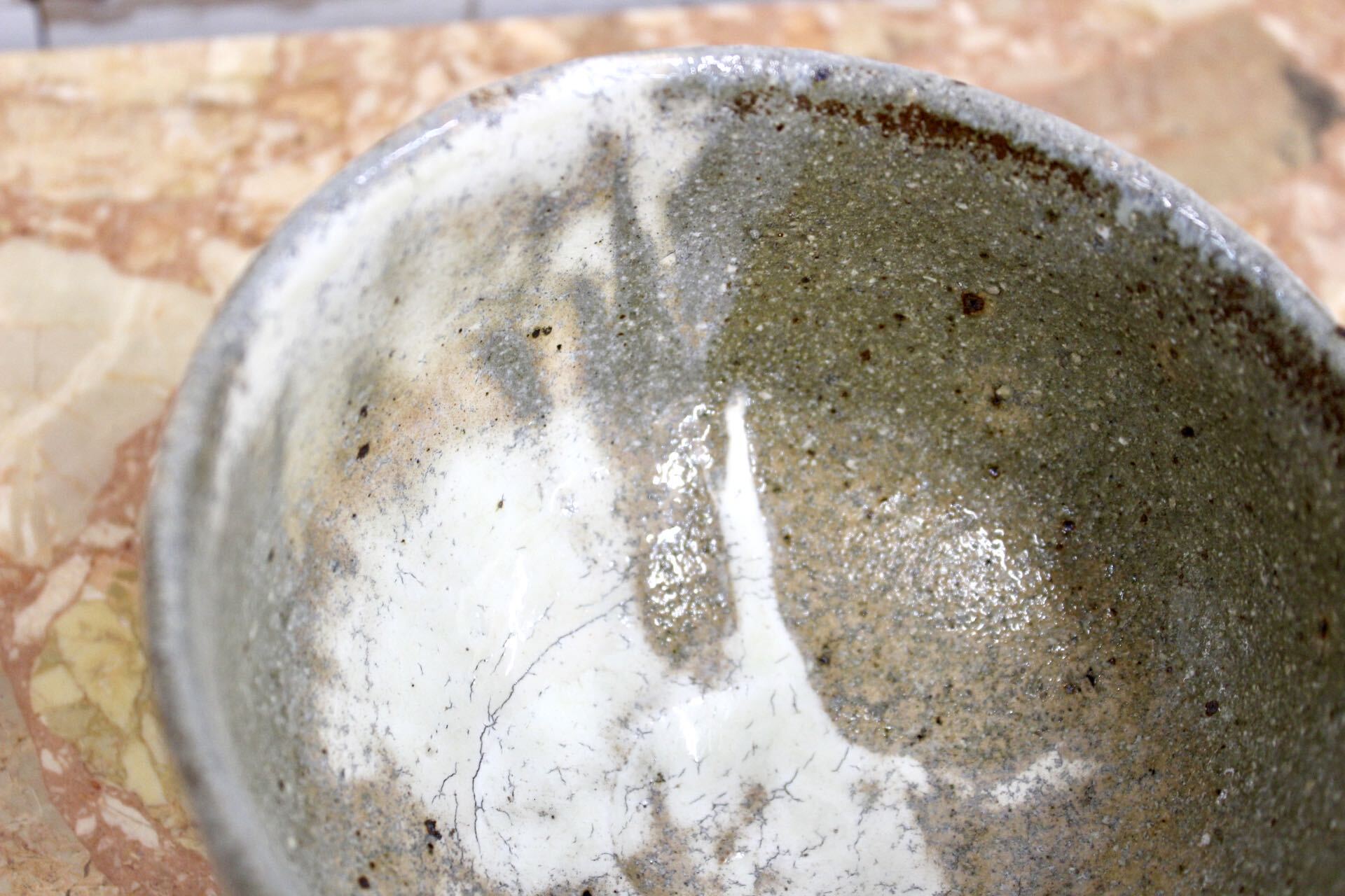 GMJK371AU〇信楽焼 古谷栄一 粉引茶碗 共箱 茶道具 茶碗 抹茶碗 陶芸家 作家物