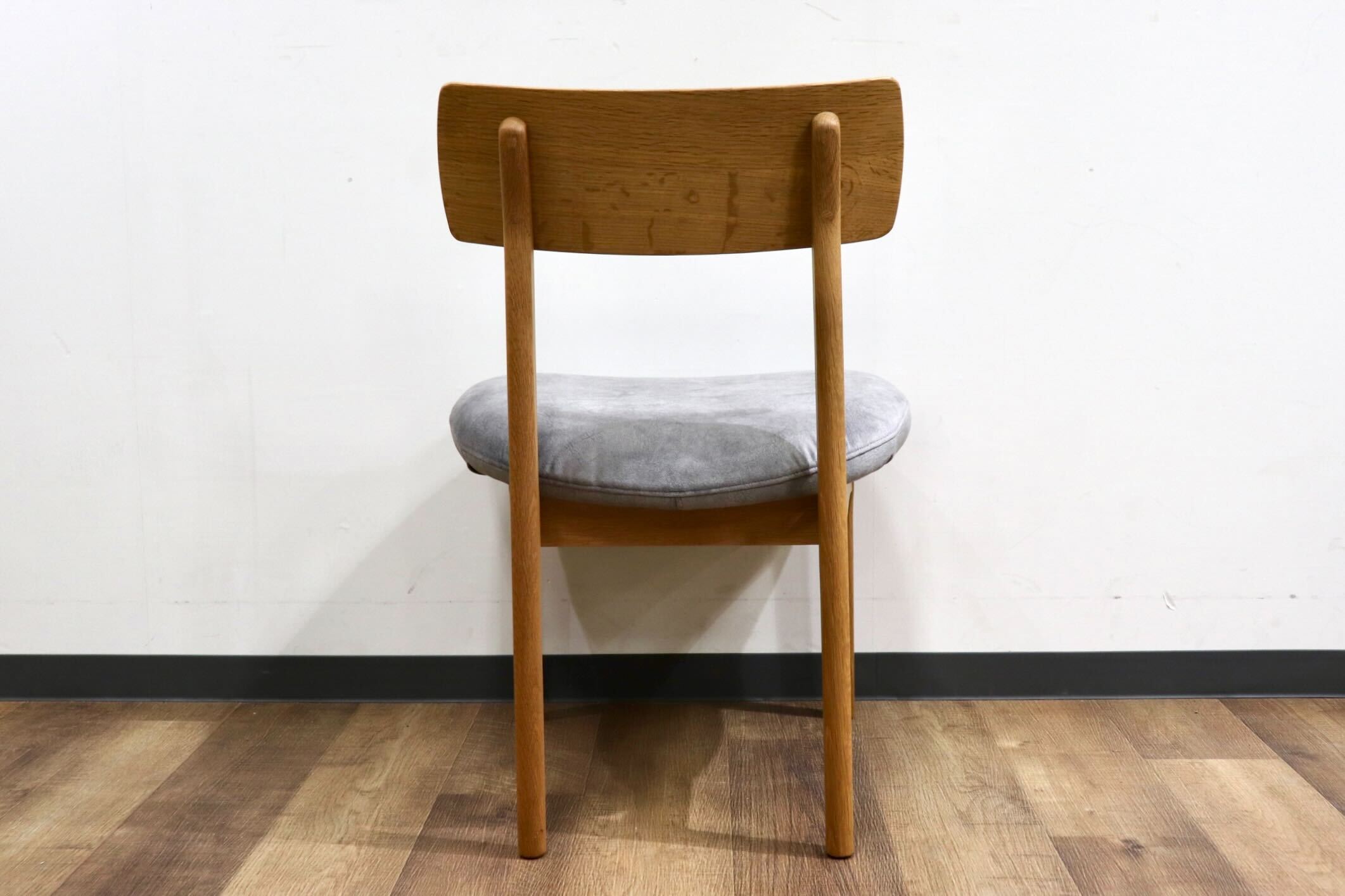 GMHK861B○イバタインテリア / ibata ダイニングチェア スウェード調ファブリック オーク材 北欧スタイル モダン 飛騨家具 展示品