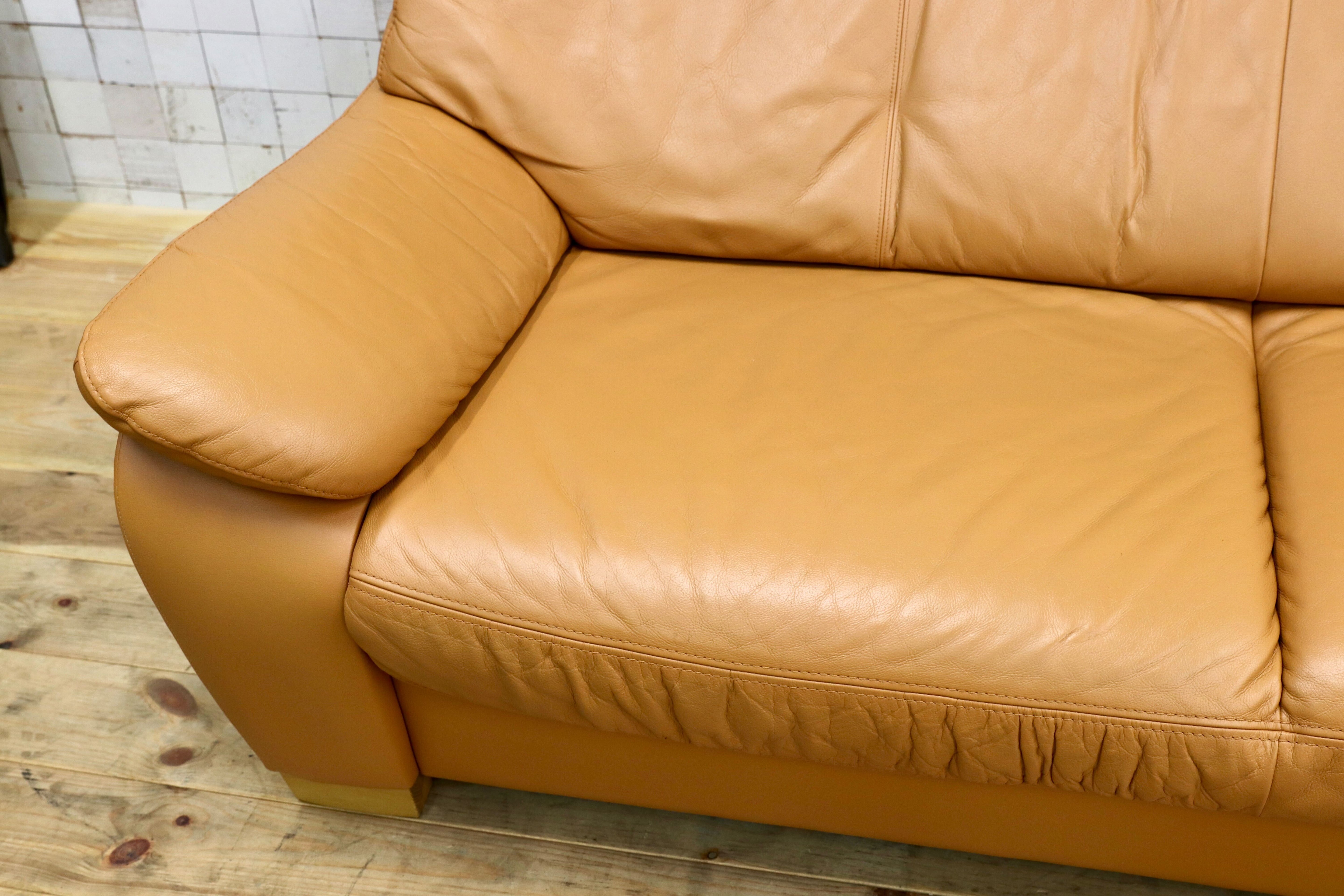 GMIH484○karimoku / カリモク 2.5人掛けソファ ラブソファ 本革 レザー キャメル 国産家具 長椅子 定価約33.6万