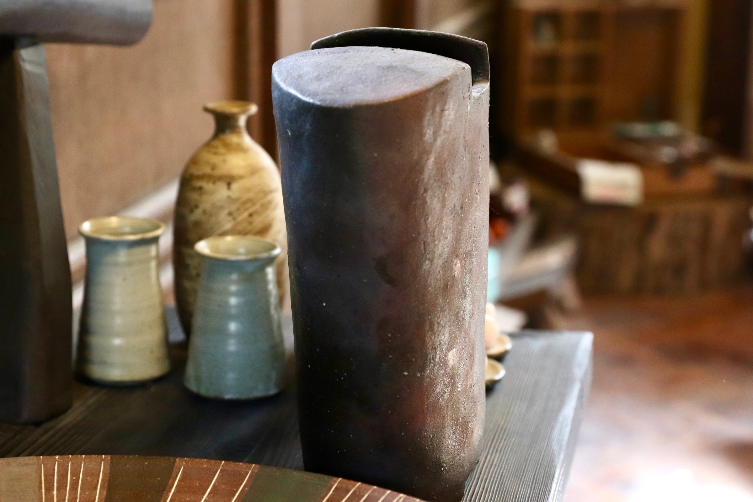 GMJI27○悟窯 市野哲次 丹波焼 焼締 変形花器 大型花入 花瓶 窯変 作家物 現代陶芸 オブジェ 和モダン