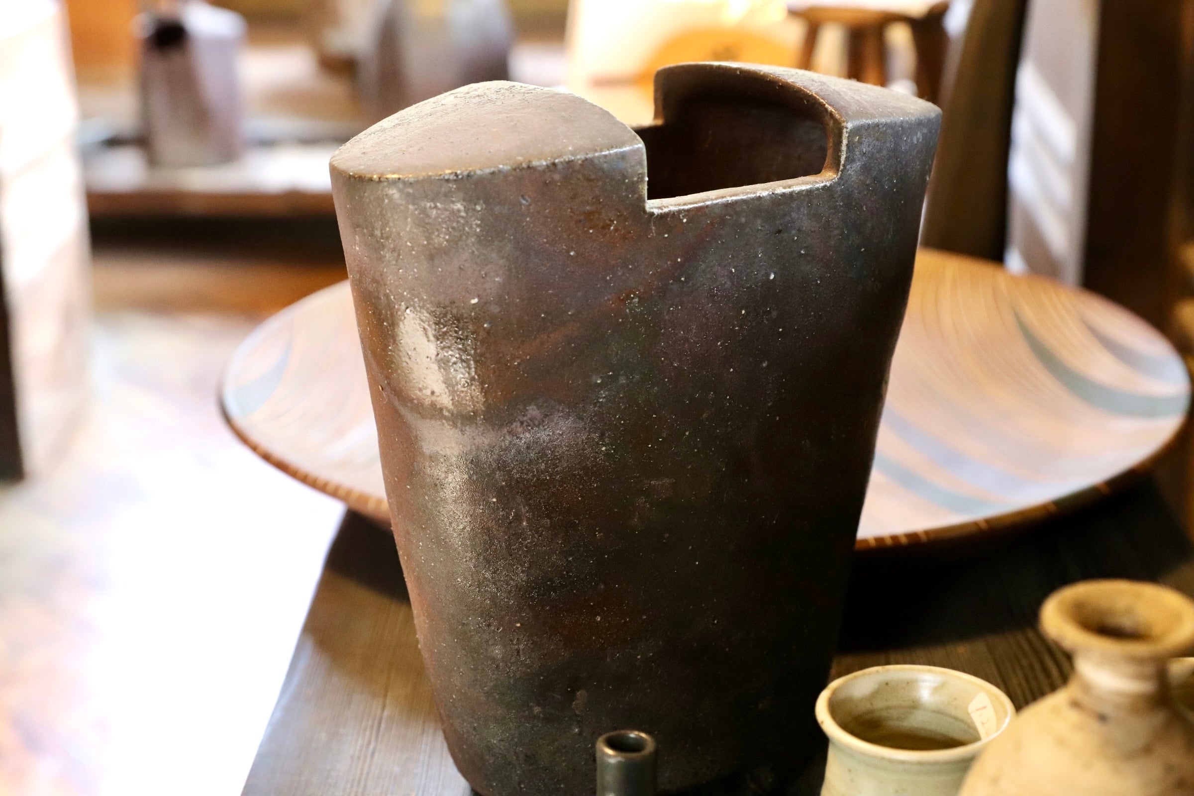 GMJI27○悟窯 市野哲次 丹波焼 焼締 変形花器 大型花入 花瓶 窯変 作家物 現代陶芸 オブジェ 和モダン