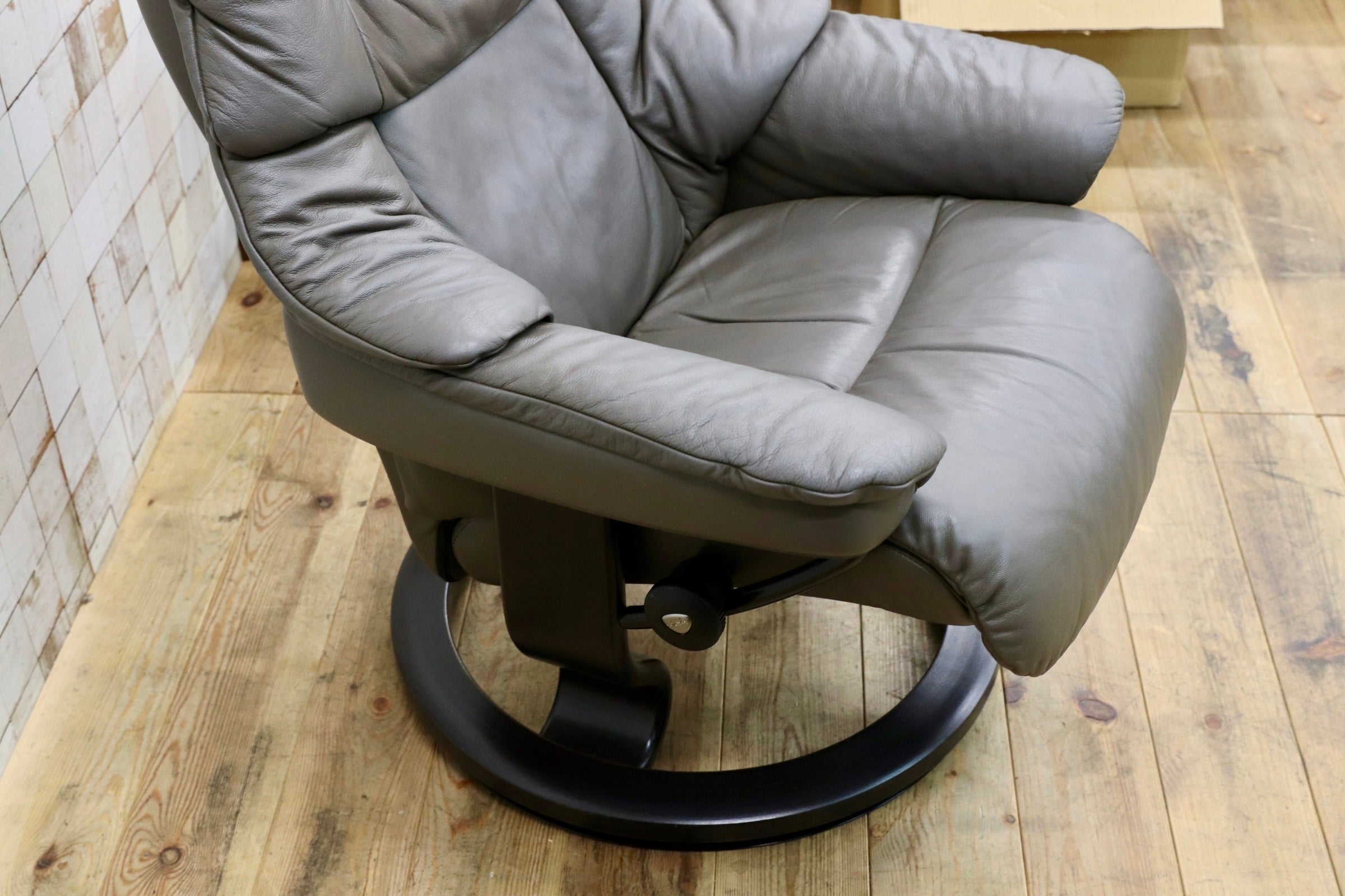GMJK366○EKORNES / エコーネス Stressless Reno ストレスレス レノ 推定Sサイズ 本革 リクライニングチェア オットマン グレー 約45万円