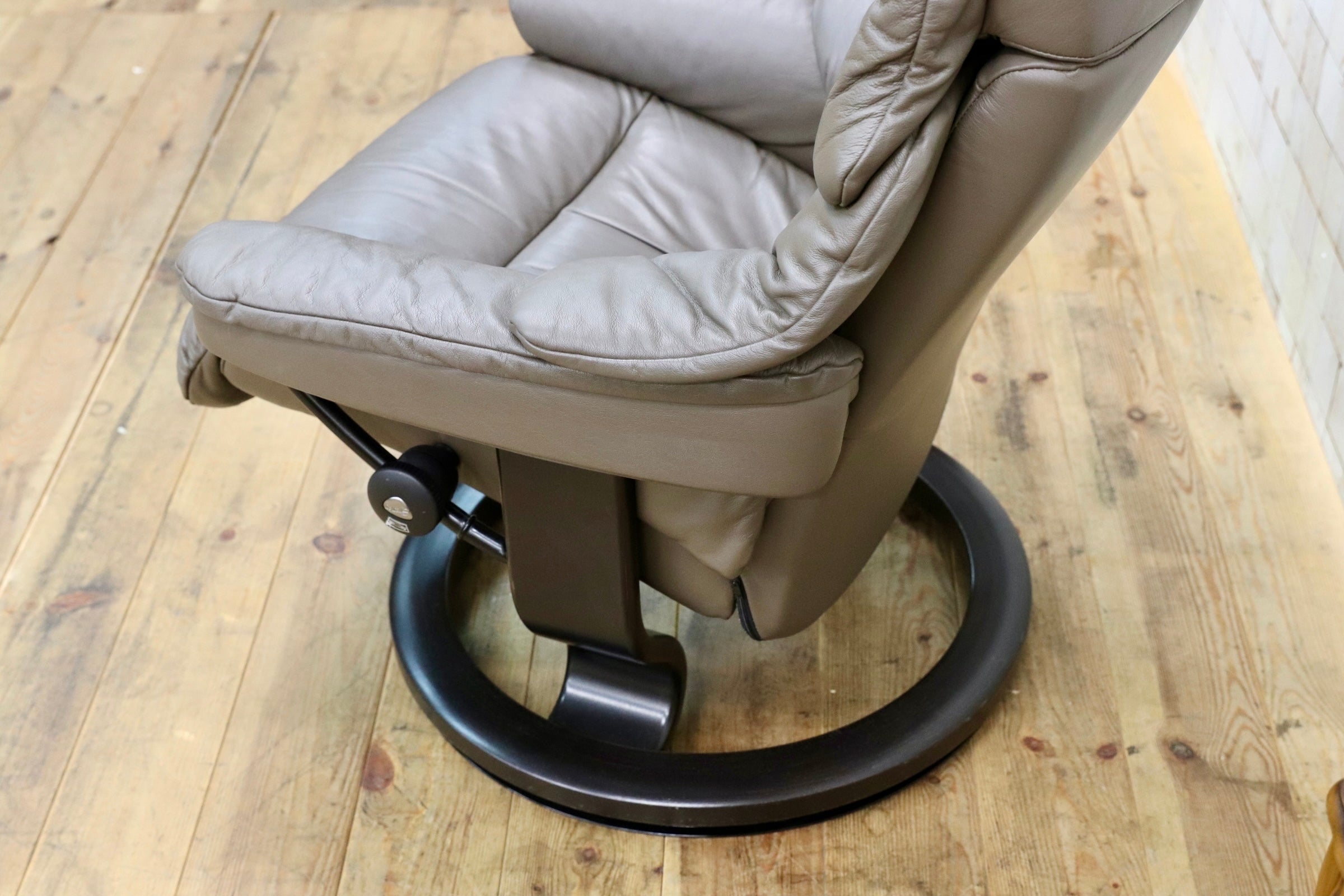 GMJK366○EKORNES / エコーネス Stressless Reno ストレスレス レノ 推定Sサイズ 本革 リクライニングチェア オットマン グレー 約45万円