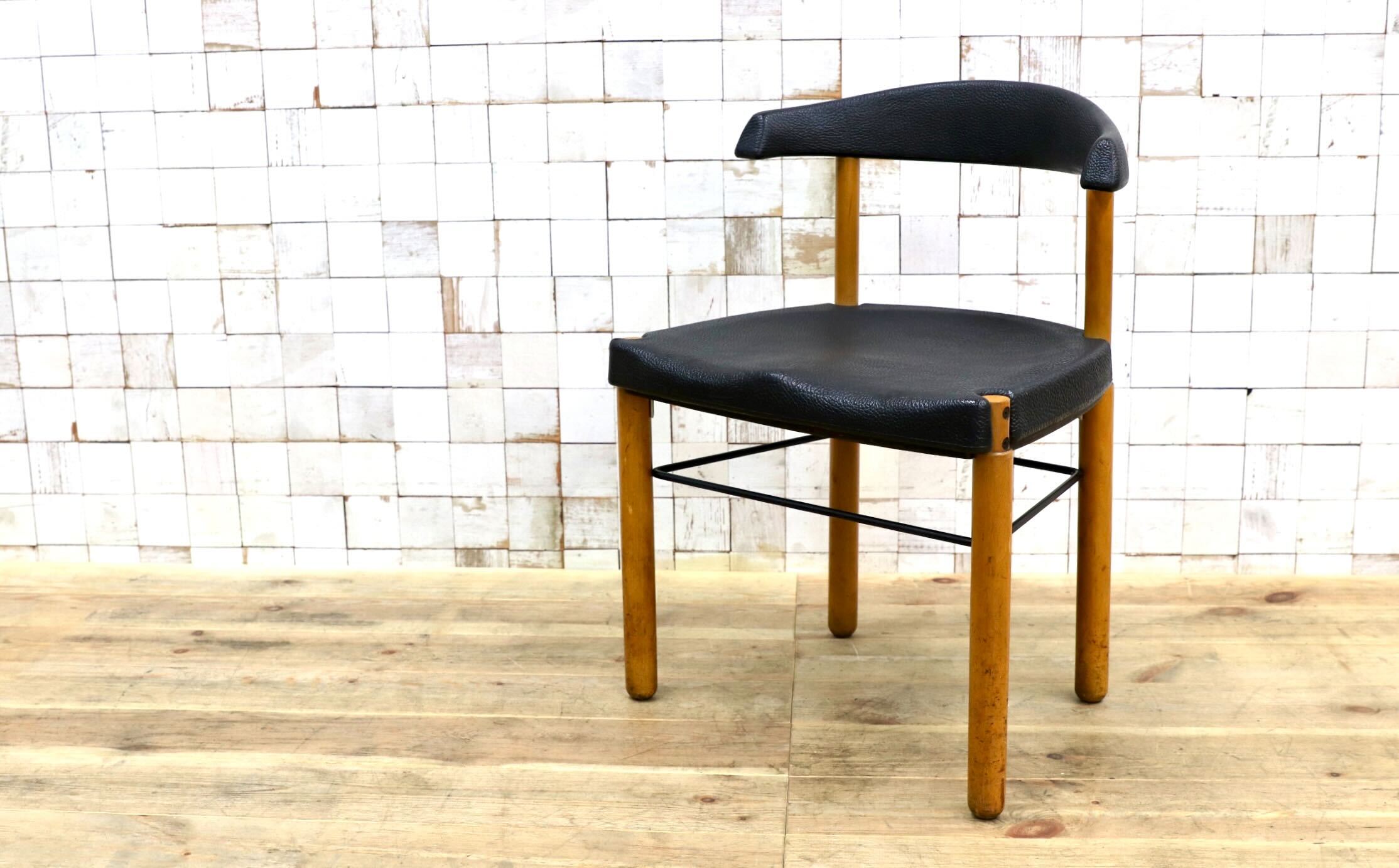 GMIN7L〇Cassina / カッシーナ レオナルドチェア ダイニングチェア Strassle collection社 スイス 椅子 ブラック 北欧スタイル