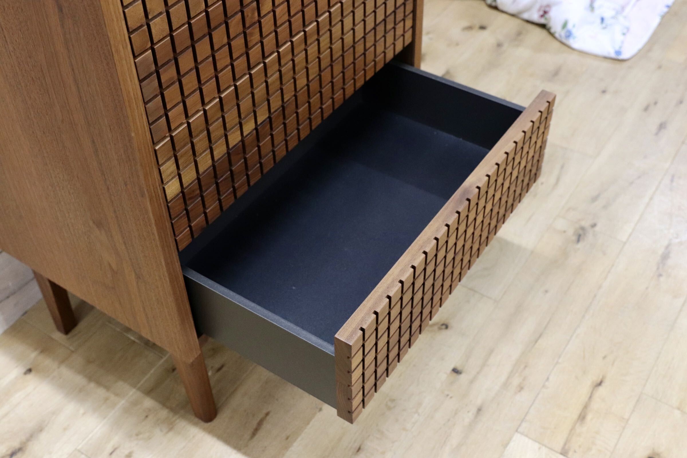 GMJH324○LEGNATEC / レグナテック CLASSE Grand グラン 65ドロワー ウォールナット チェスト キャビネット 国産家具 定価約18.15万 展示品