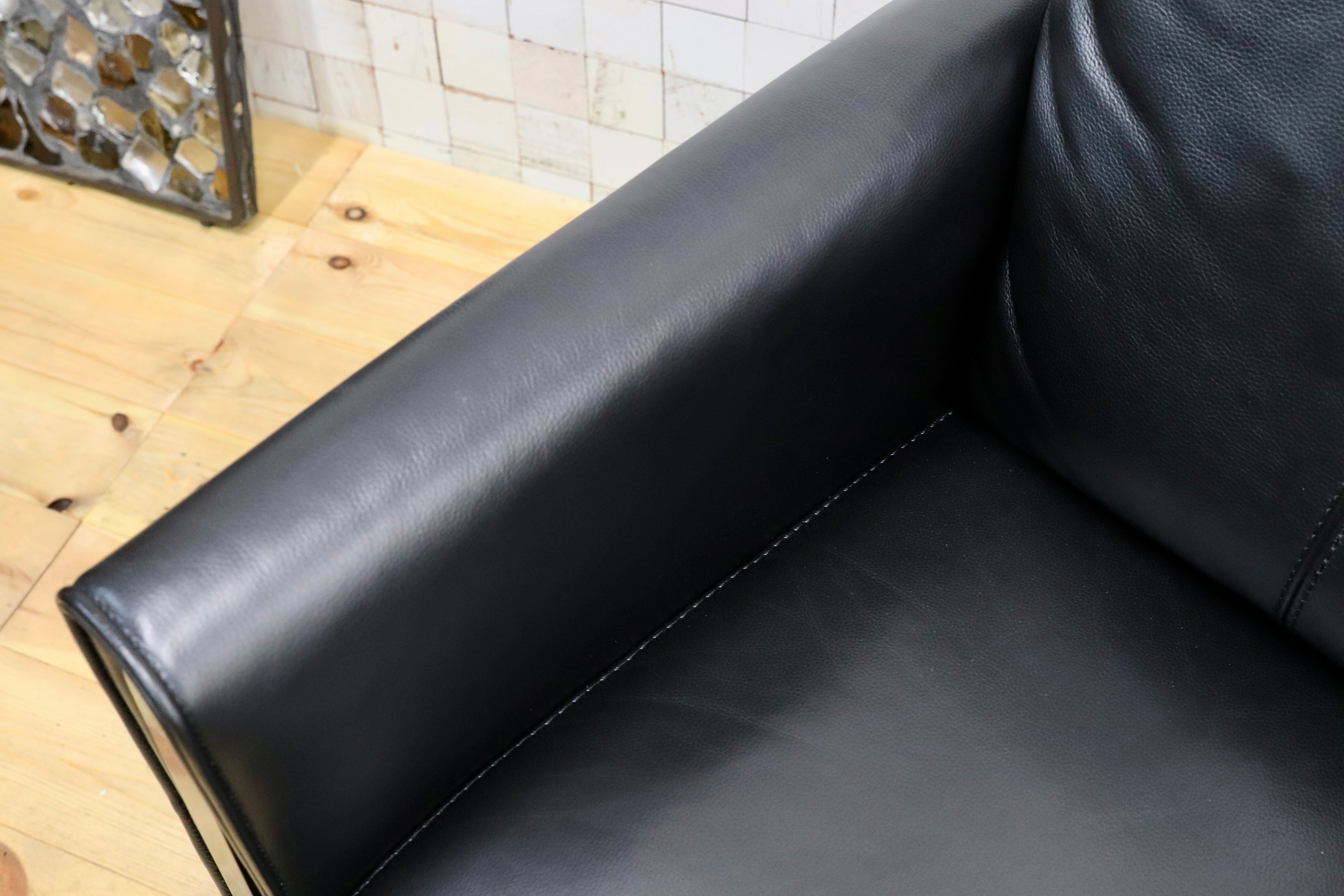 GMIK541○IDC大塚家具 アームチェア「L/S 58N（エルエス58）」革#J-023Cブラック色 1人掛けソファ シングルソファ 24年製 定価約15.2万