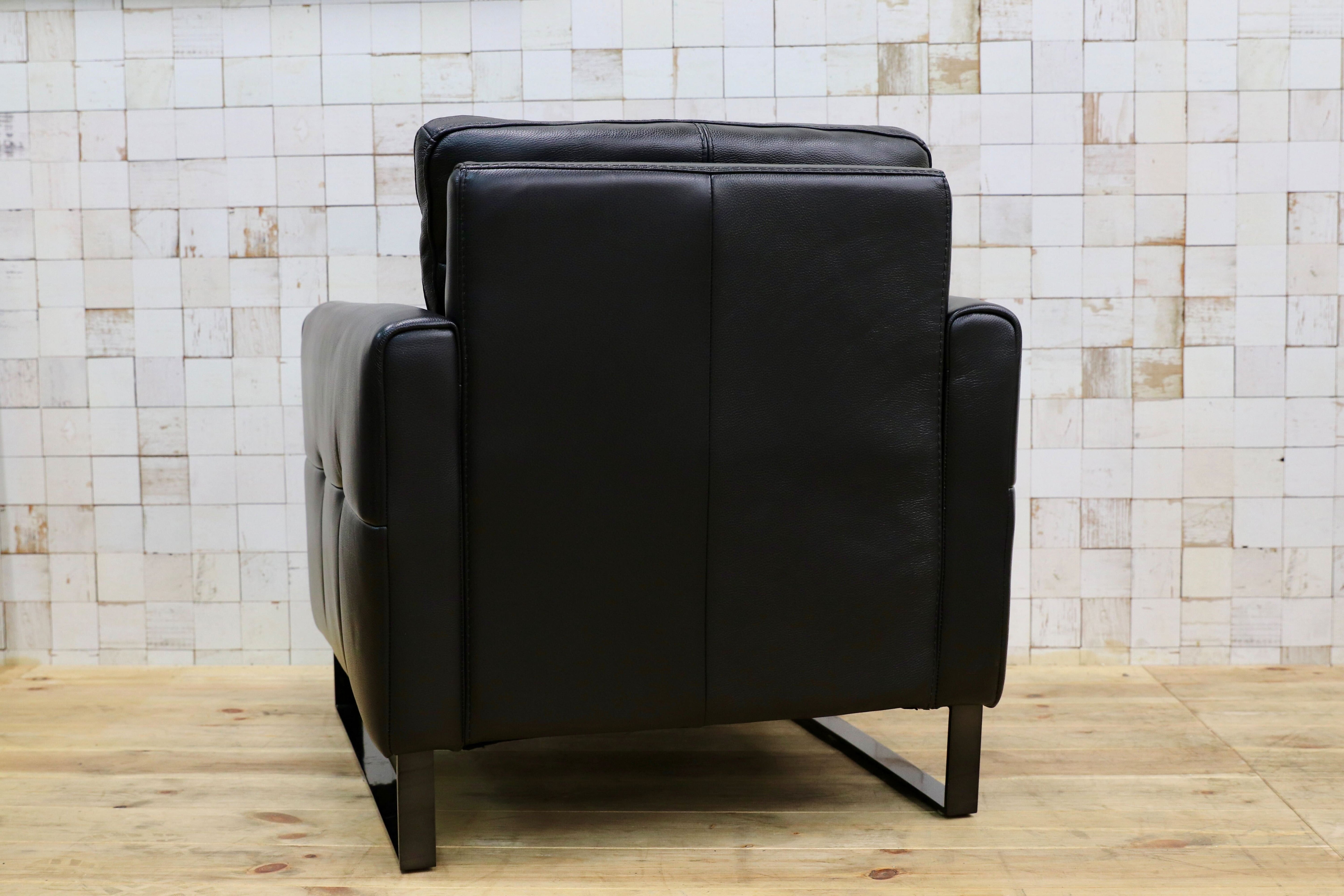 GMIK541○IDC大塚家具 アームチェア「L/S 58N（エルエス58）」革#J-023Cブラック色 1人掛けソファ シングルソファ 24年製 定価約15.2万