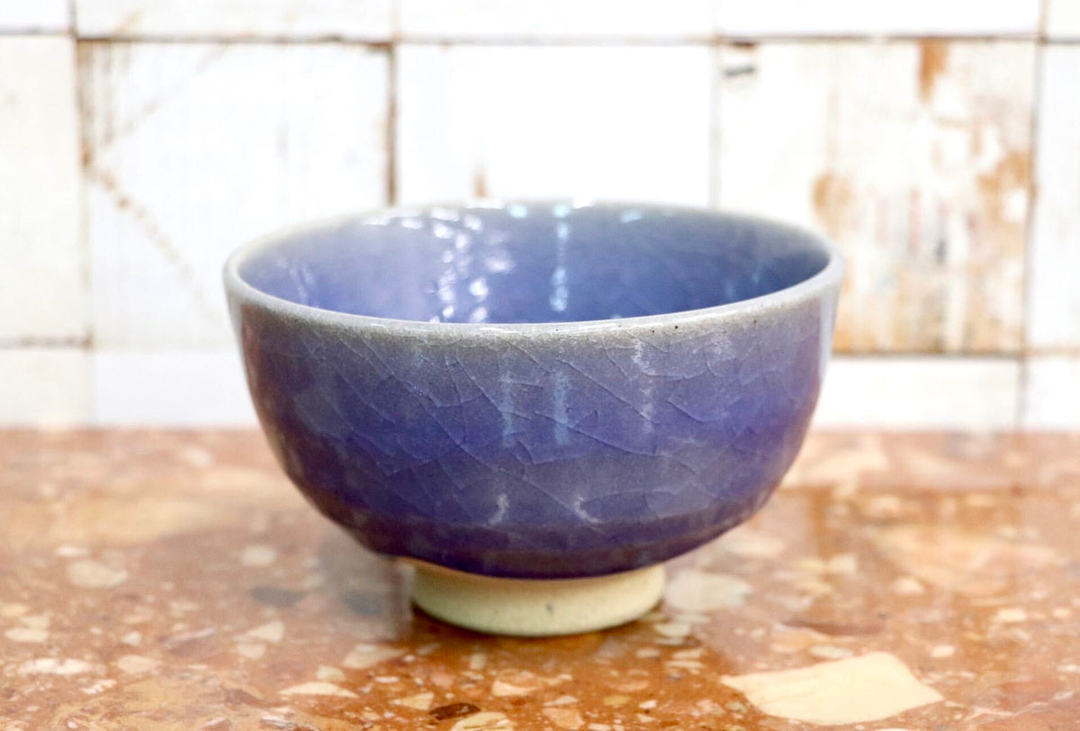 GMJK371BE〇高浜喆山 / 喆山窯 茶碗 紫釉 貫入 茶道具 抹茶碗 陶器 在銘
