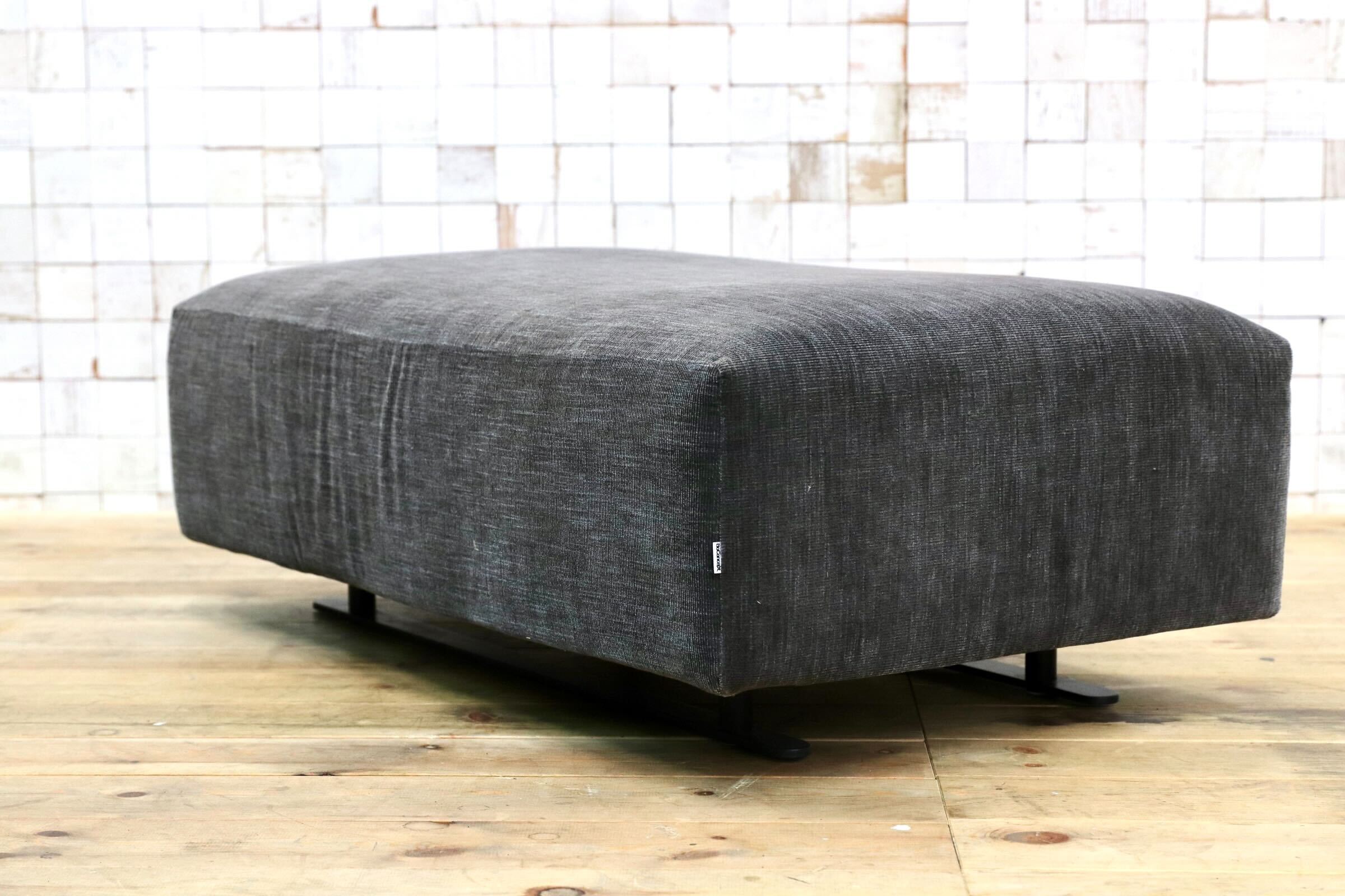 GMJK7○BoConcept / ボーコンセプト Hampton ハンプトン オットマン スツール ソファ ファブリック 北欧 デンマーク 展示品