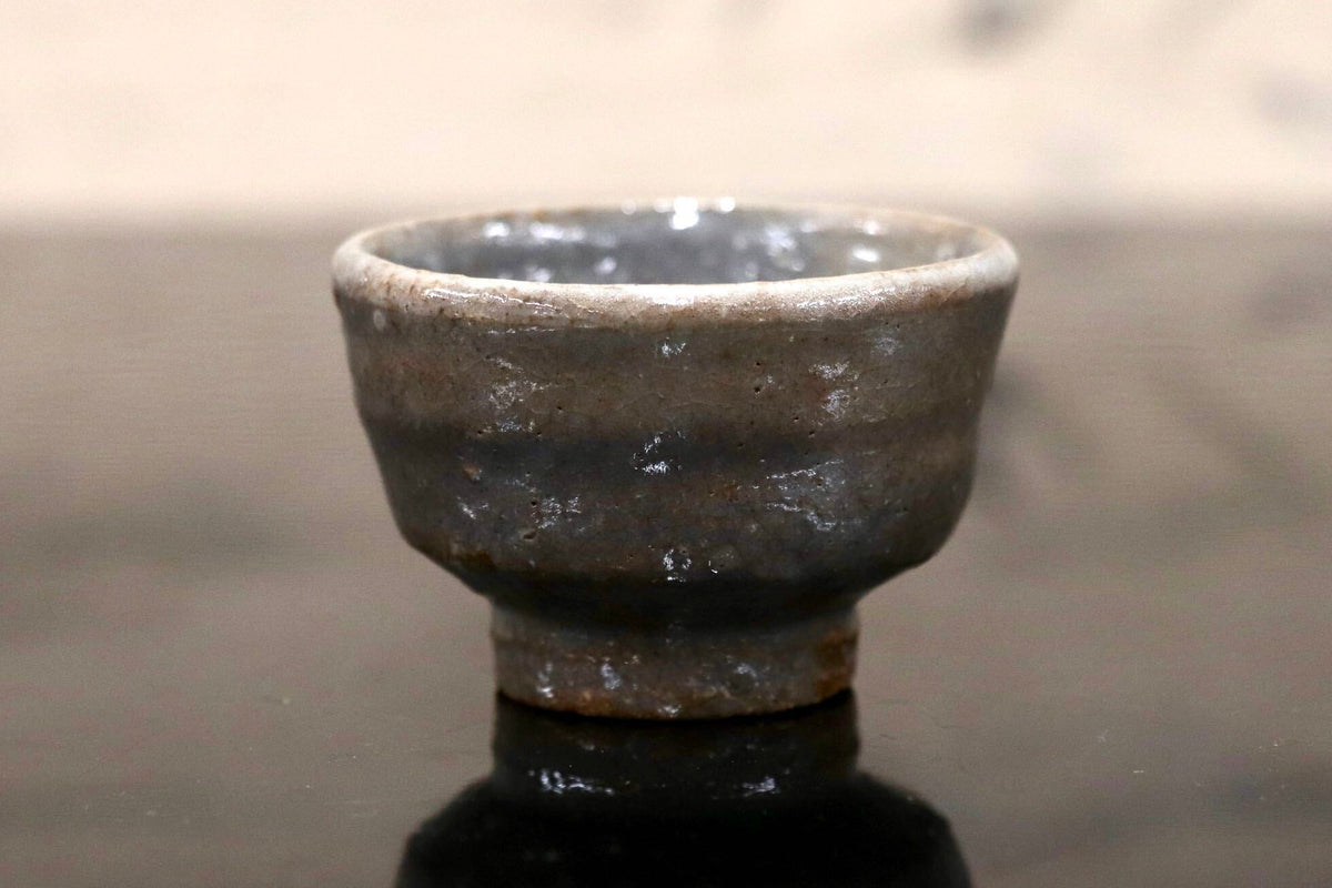 GMJK374AX◯萩焼 田原陶兵衛工房 ぐい呑 酒器 盃 猪口 酒杯 一口盃 呑口 釉薬 陶杯 和食器 陶器 在銘 伝統工芸 和モダン