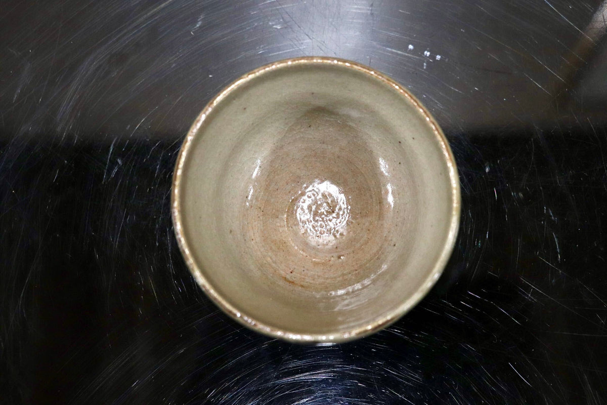 GMJK374BB◯紀州焼 葵窯 ぐい呑 酒器 盃 猪口 酒杯 一口盃 呑口 施釉陶器 陶杯 和食器 陶器 在銘 和モダン