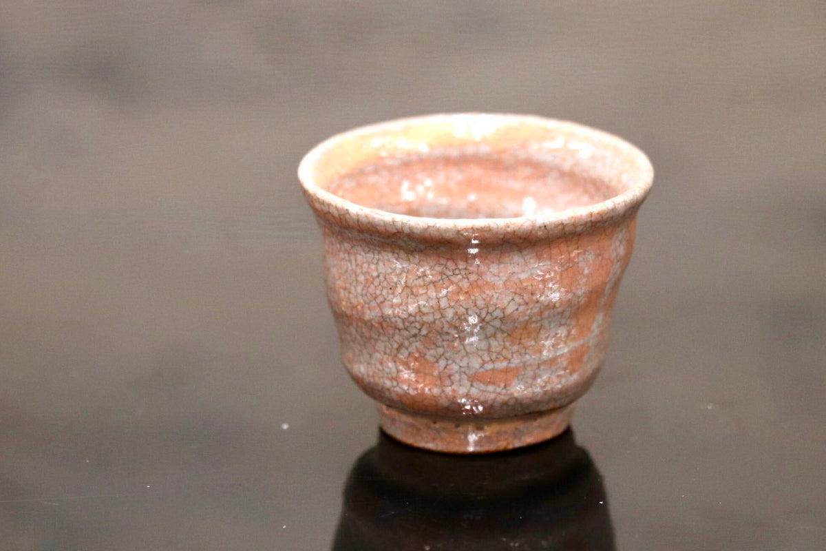 GMJK374BE◯紀州焼 葵窯 ぐい呑 酒器 盃 猪口 酒杯 一口盃 呑口 施釉陶器 陶杯 和食器 陶器 在銘 和モダン