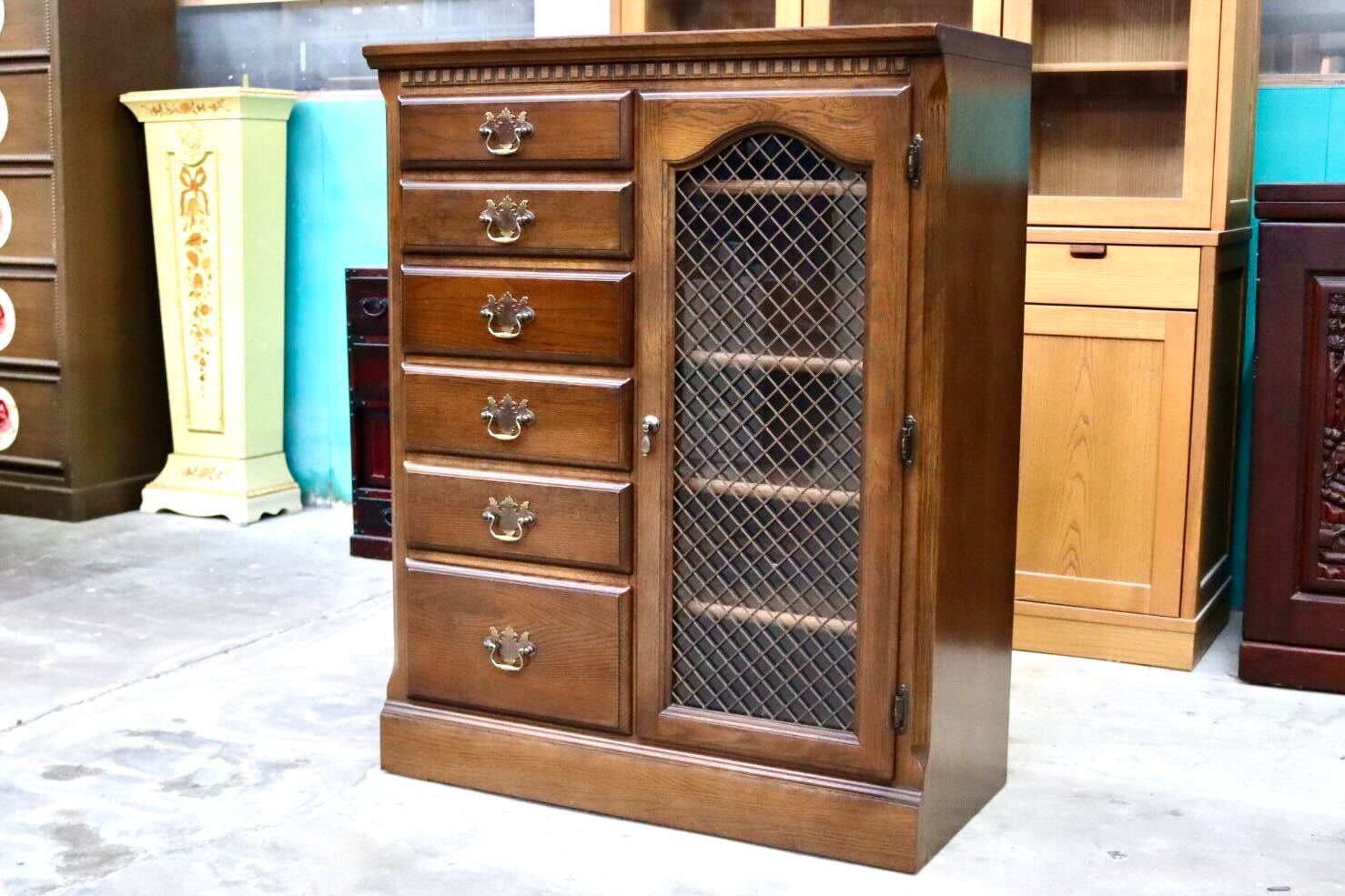 棚・キャビネット