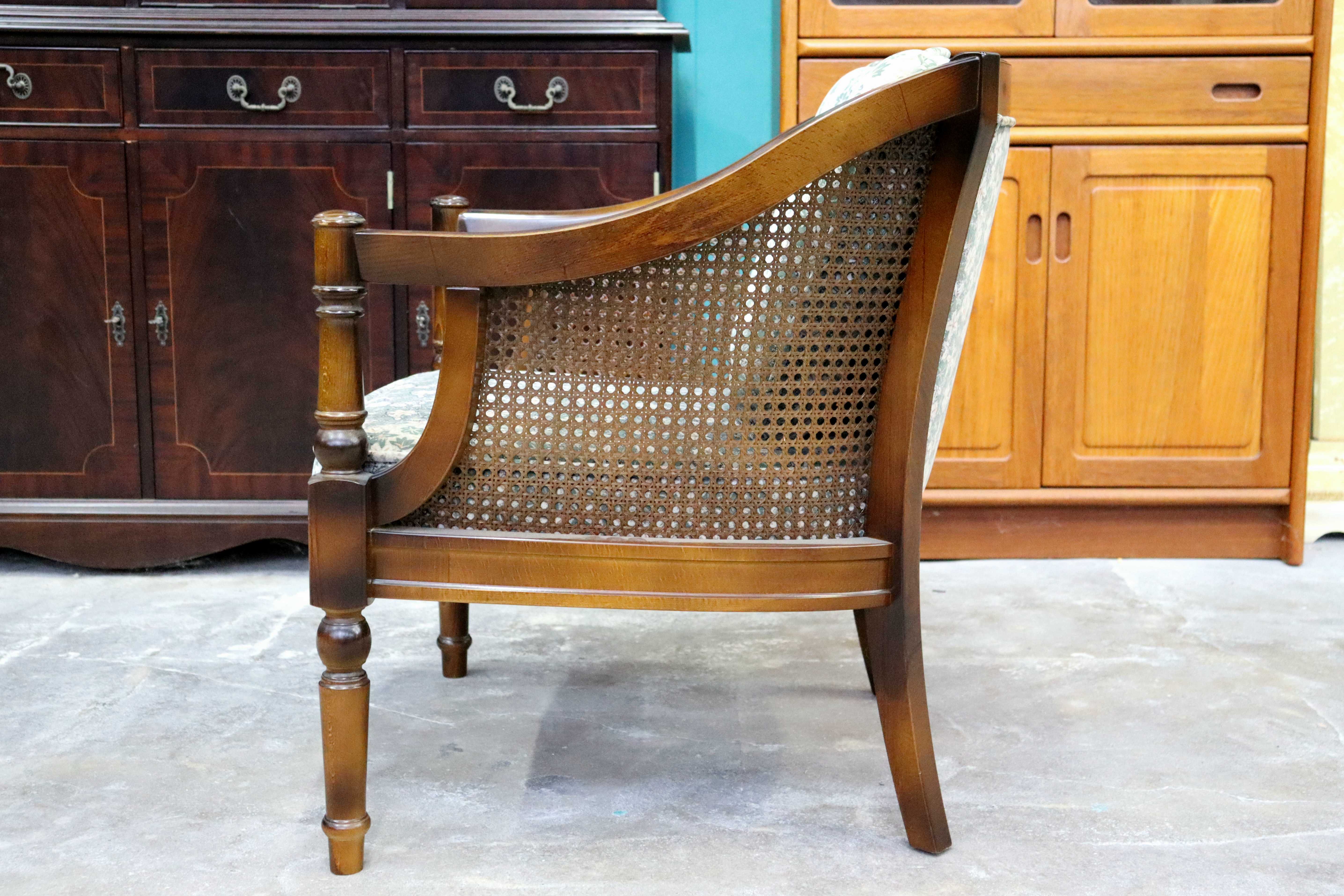 GMIS279B○karimoku / カリモク コロニアル アームチェア 椅子 ラウンジチェア シングルソファ ラタン 国産家具 レトロ ヴィンテージ