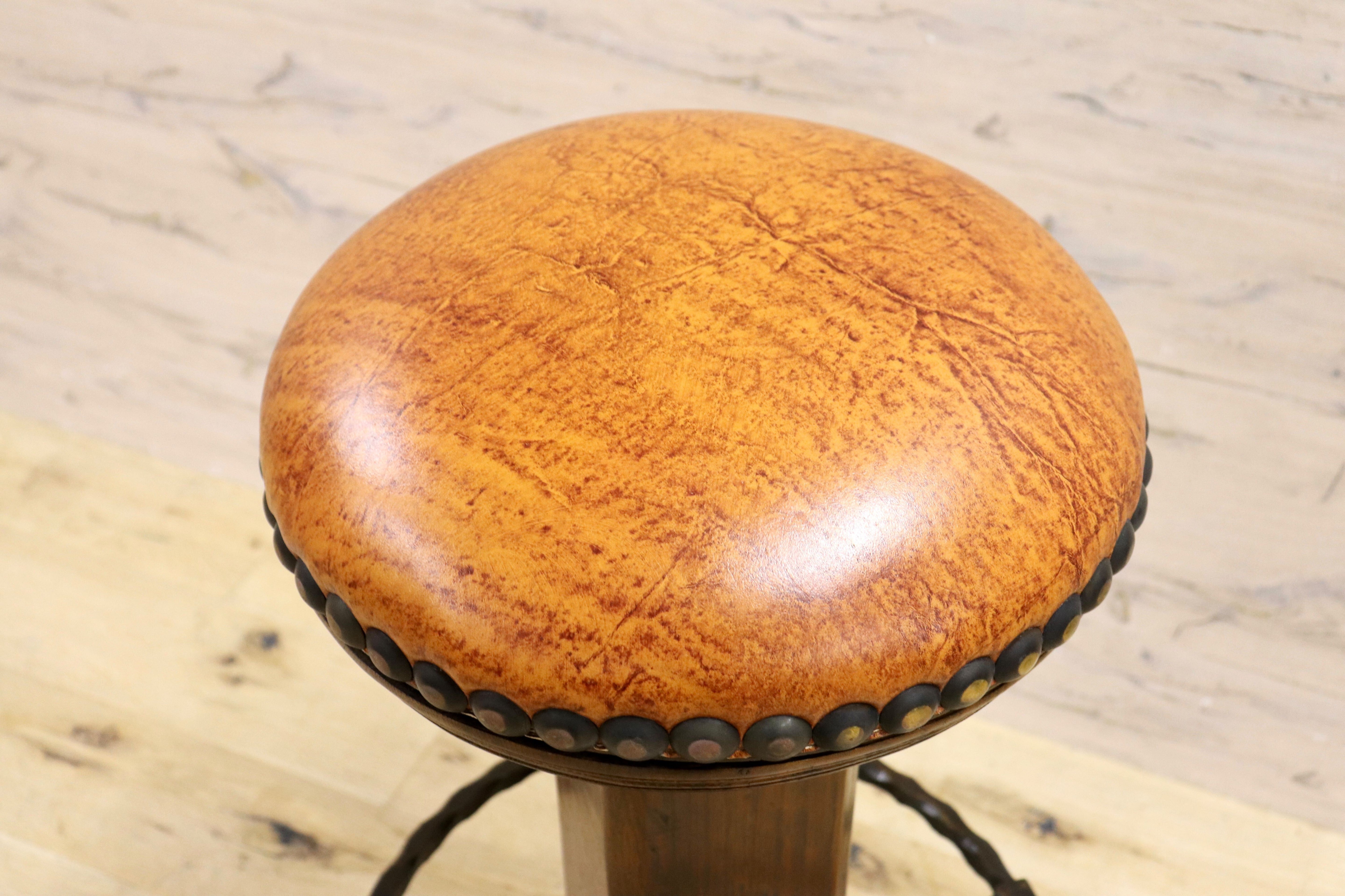 GMIK7M○スペイン製 カスティリアンスタイル バースツール ハイチェア カウンター 回転式 椅子 オーク 本革 アンティーク ヴィンテージ