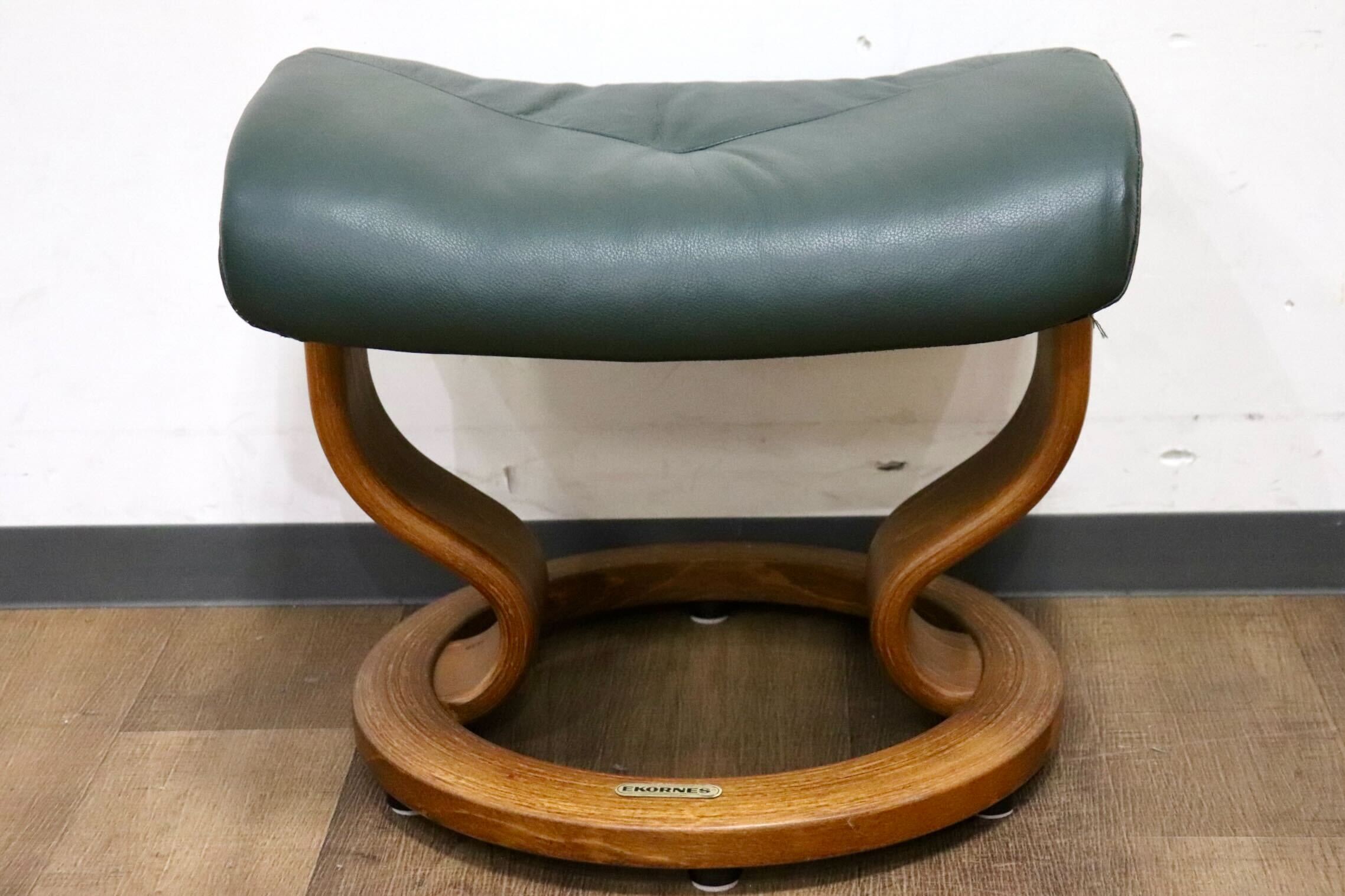 GMGN155○EKORNES / エコーネス オットマン フットスツール 本革 北欧 ノルウェー グリーン