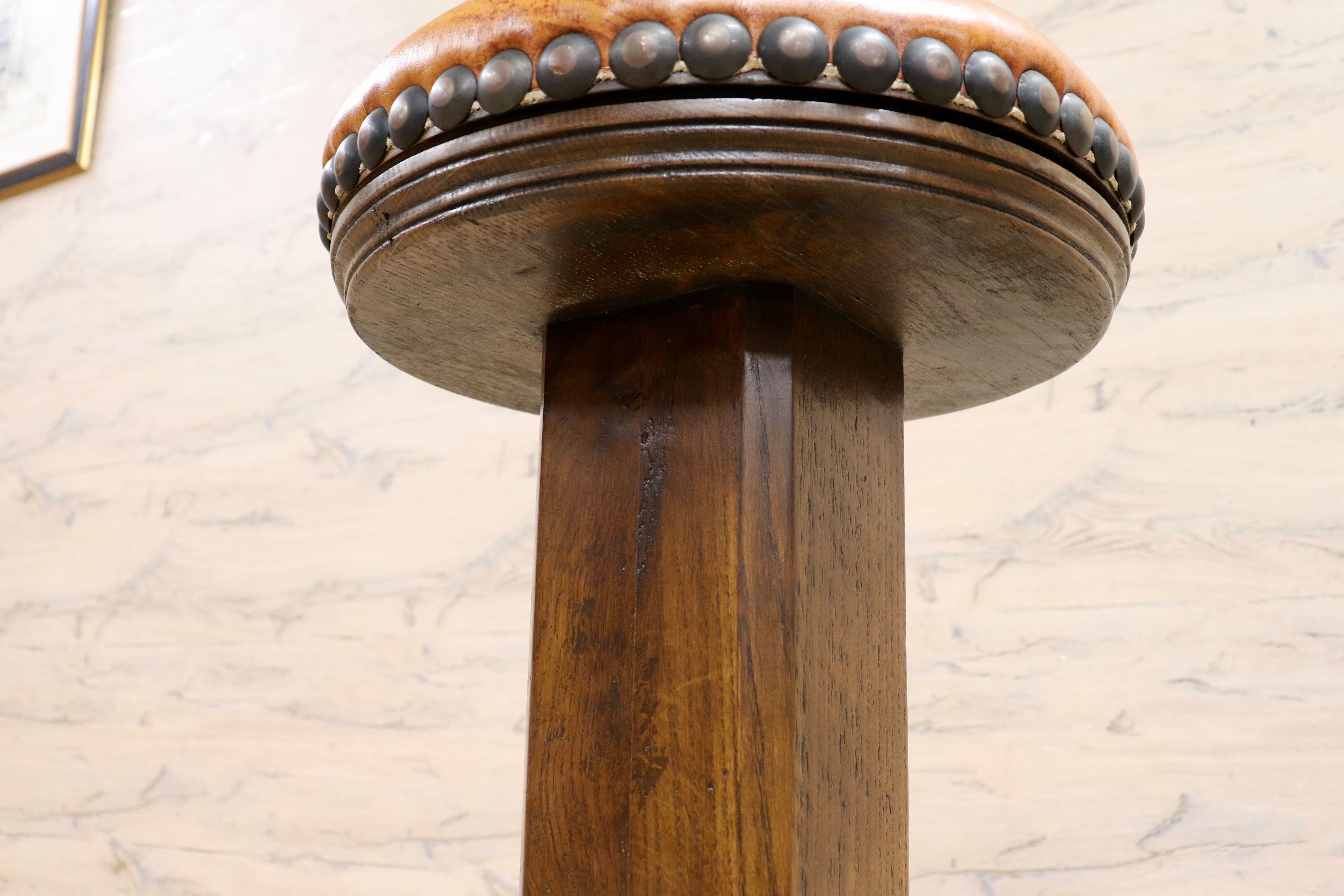 GMIK7N○スペイン製 カスティリアンスタイル バースツール ハイチェア カウンター 回転式 椅子 オーク 本革 アンティーク ヴィンテージ