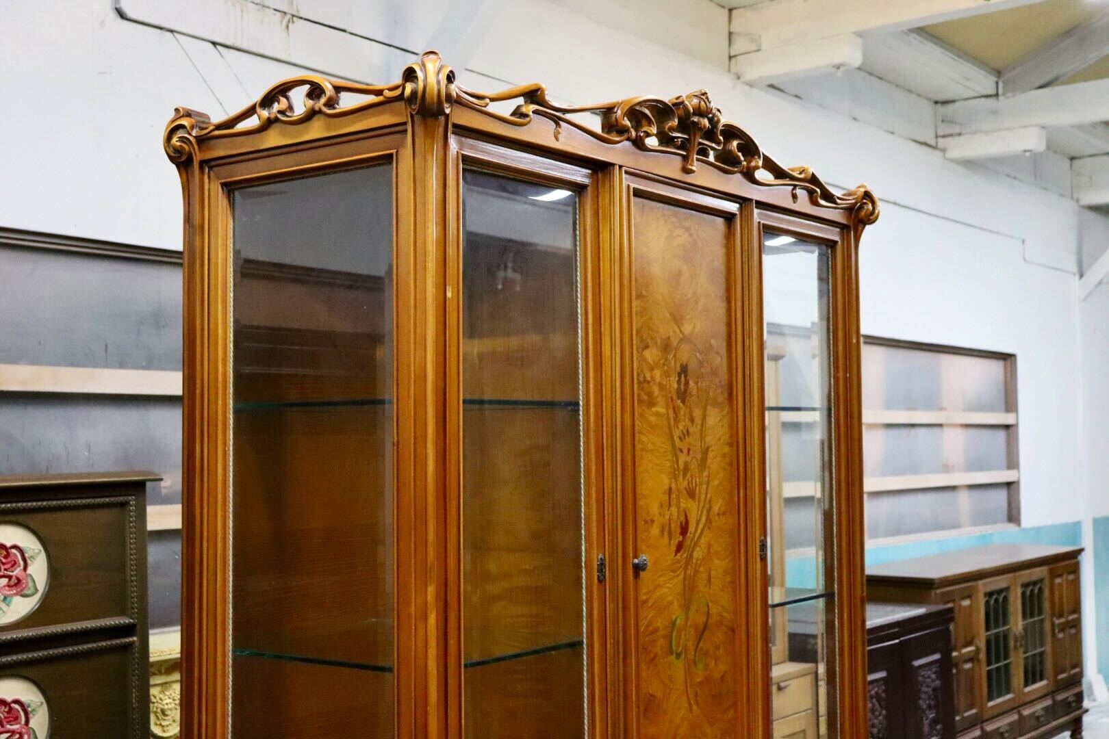 キュリオ♦️ステンドグラス キャビネット♦️最高級　旭川工芸　飾り棚♦️着払い キュリオ♦️ステンドグラス キャビネット♦️最高級 旭川工芸 飾り棚