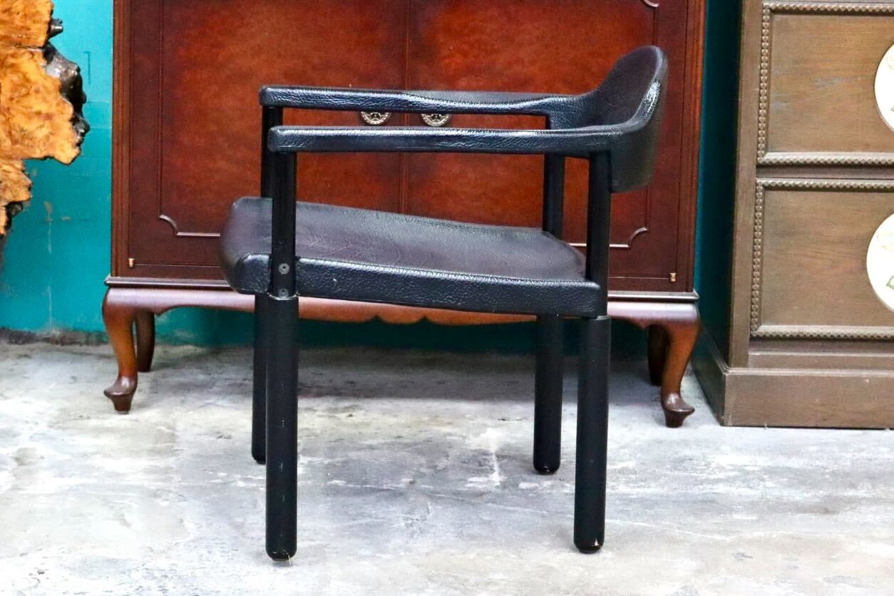 GMIS471H○レオナルド アームチェア ブラック スイス デザイナーズ家具 チェア 椅子 INTER-DECOR取扱い 検）Cassina Strassle Collection