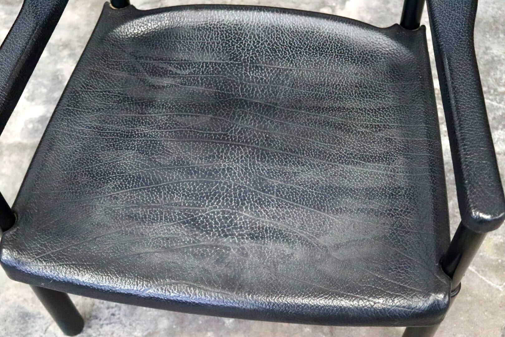 GMIS471J○レオナルド アームチェア ブラック スイス デザイナーズ家具 チェア 椅子 INTER-DECOR取扱い 検）Cassina Strassle Collection