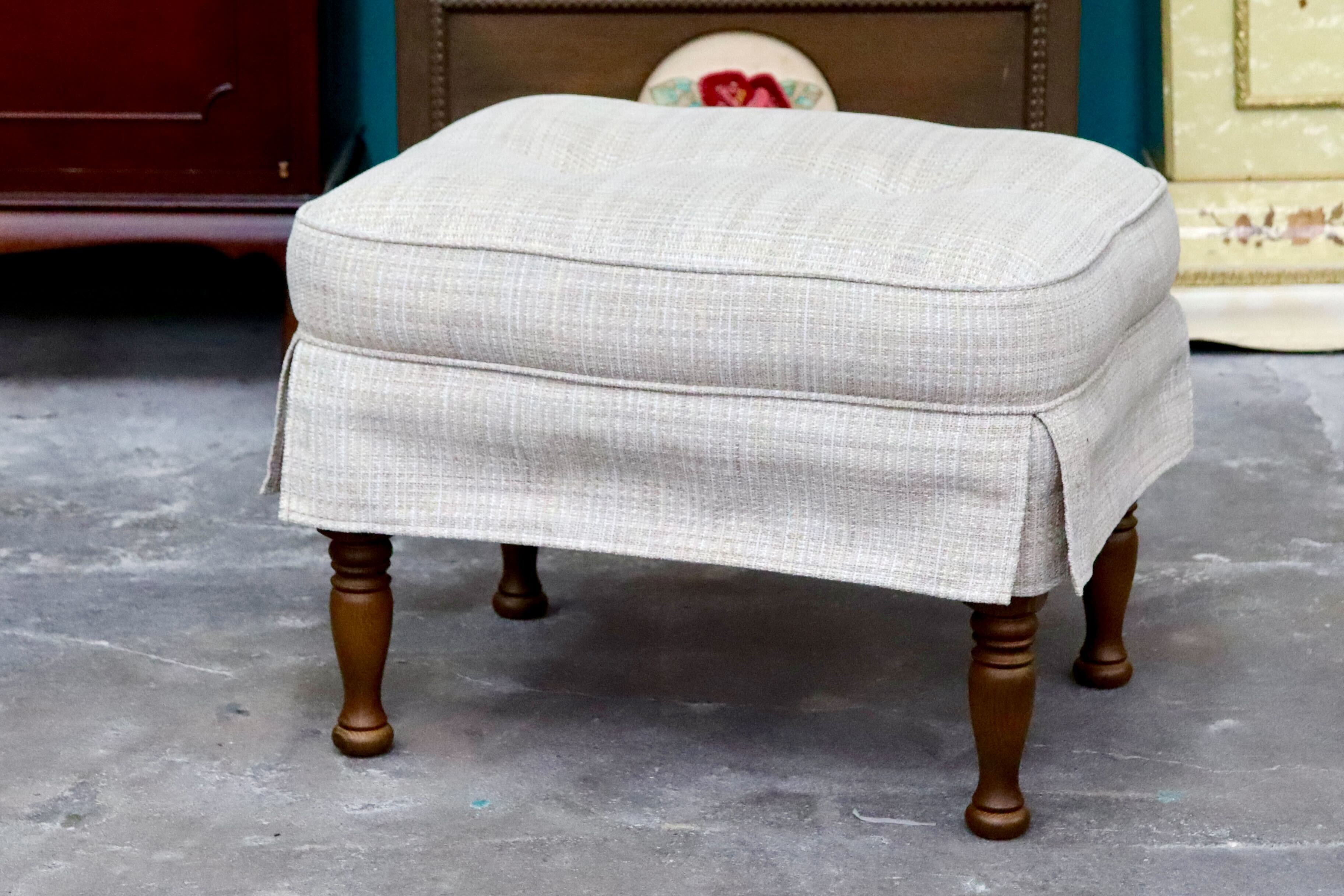 GMIH316B○飛騨産業 / HIDA キツツキ 穂高 スツール オットマン 椅子