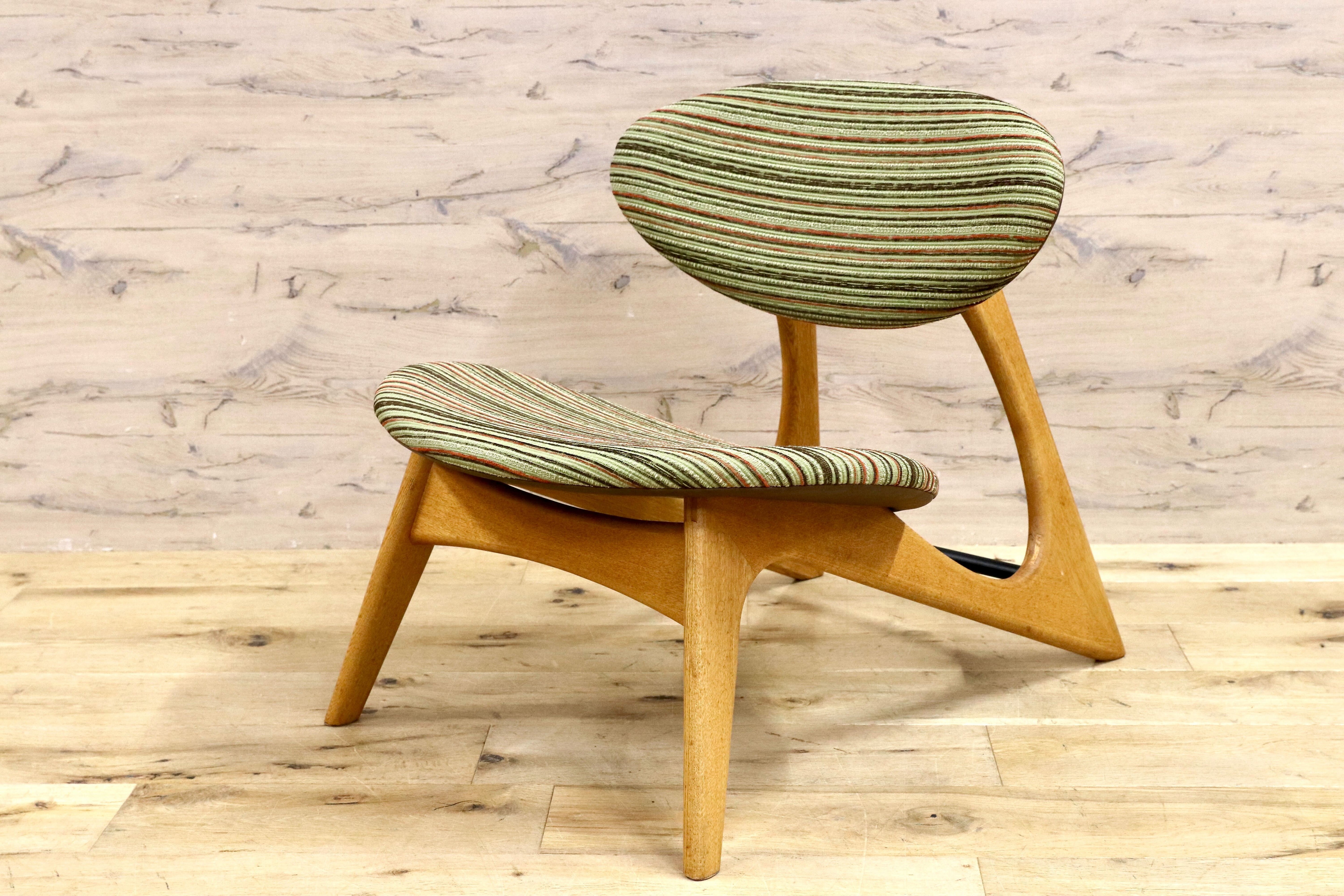 GMHK466○wedge / ウェッジ ロースツール 低座椅子 オーク材 北欧スタイル 椅子 チェア 検）天童木工 モリシゲ カリモク マルニ