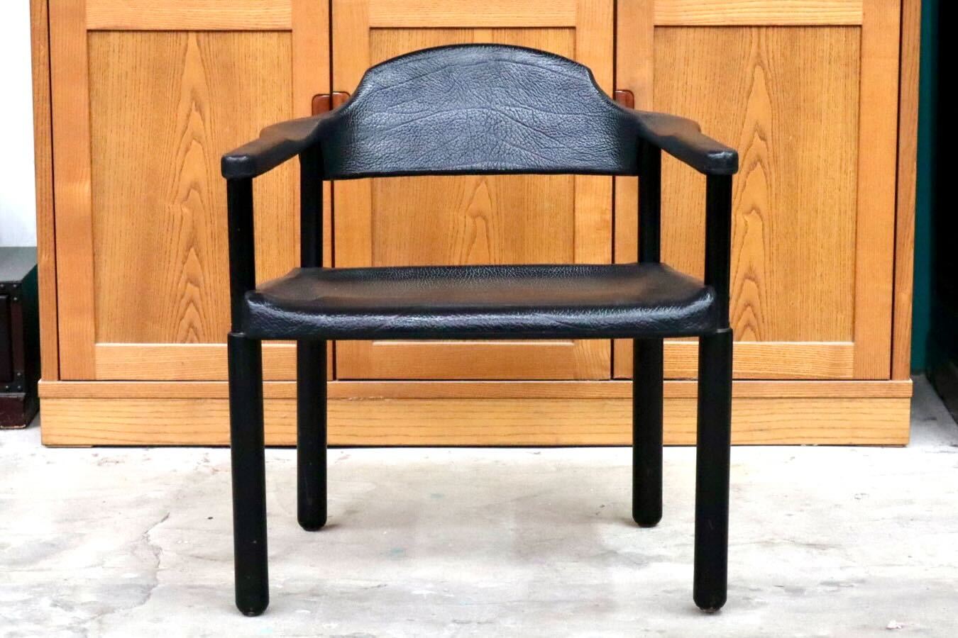 GMIS471K○レオナルド アームチェア ブラック スイス デザイナーズ家具 チェア 椅子 INTER-DECOR取扱い 検）Cassina Strassle Collection