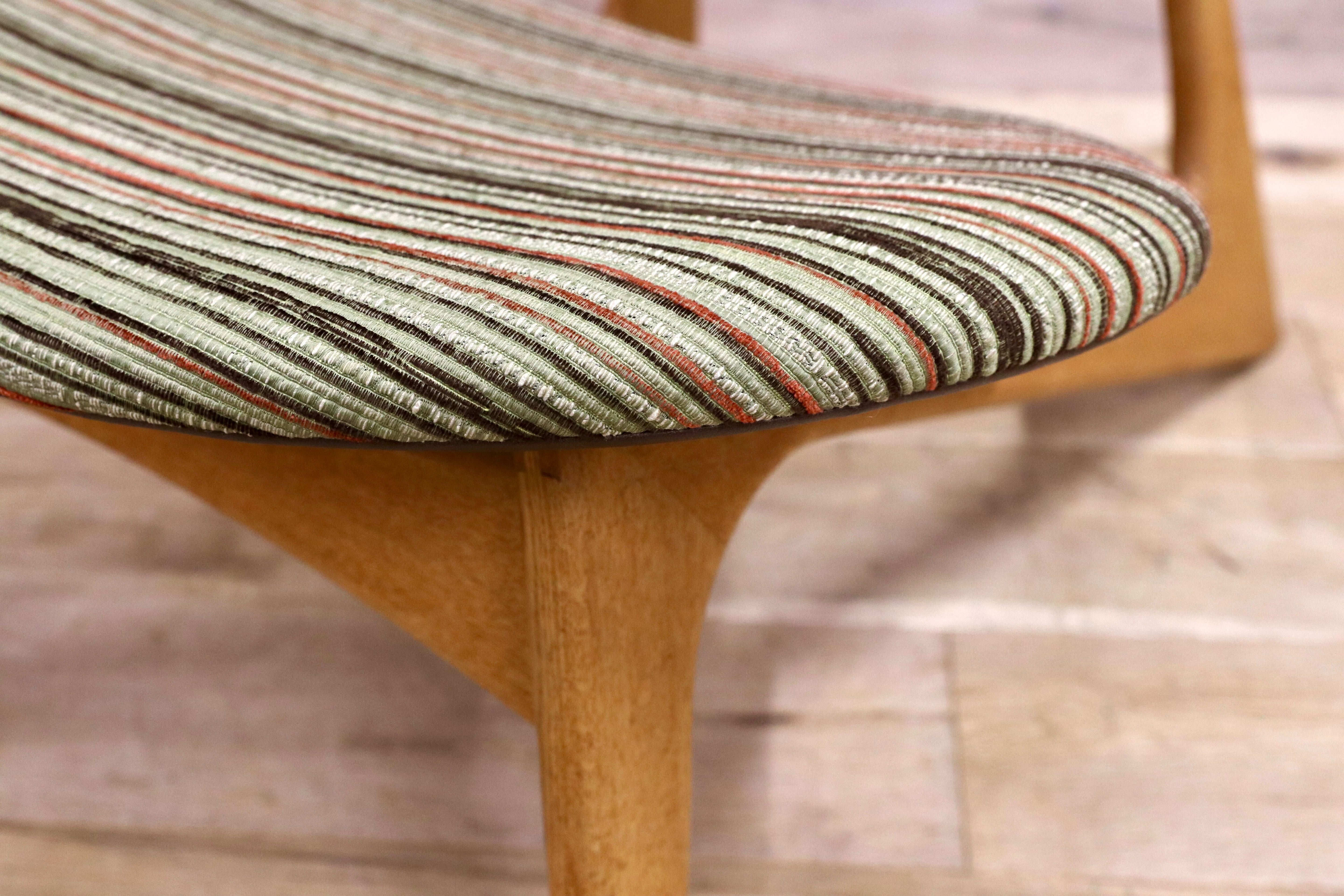 GMHK466○wedge / ウェッジ ロースツール 低座椅子 オーク材 北欧スタイル 椅子 チェア 検）天童木工 モリシゲ カリモク マルニ