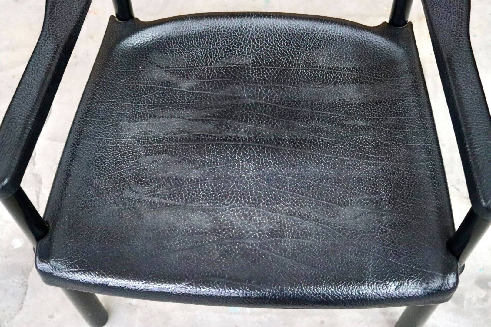 GMIS471K○レオナルド アームチェア ブラック スイス デザイナーズ家具 チェア 椅子 INTER-DECOR取扱い 検）Cassina Strassle Collection