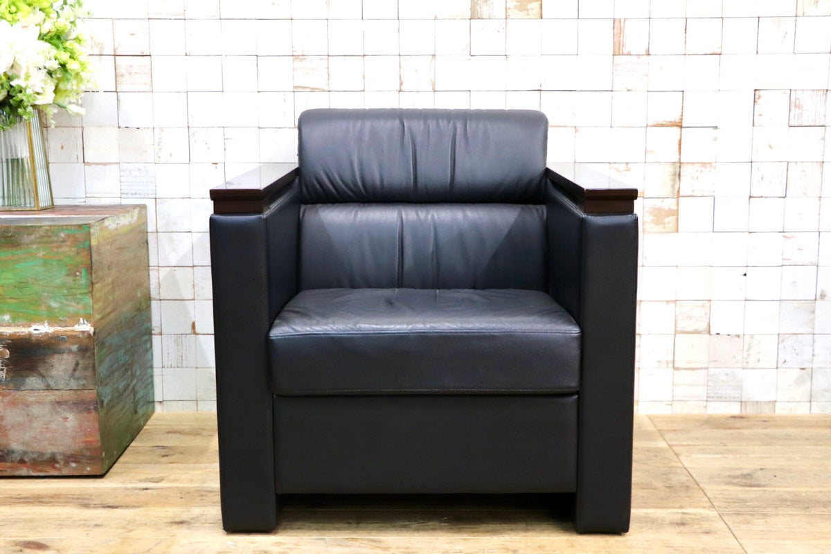 GMJH381A〇ITOKI / イトーキ 本革 1人掛けソファ シングルソファ ブラック 木製アームチェア 応接家具