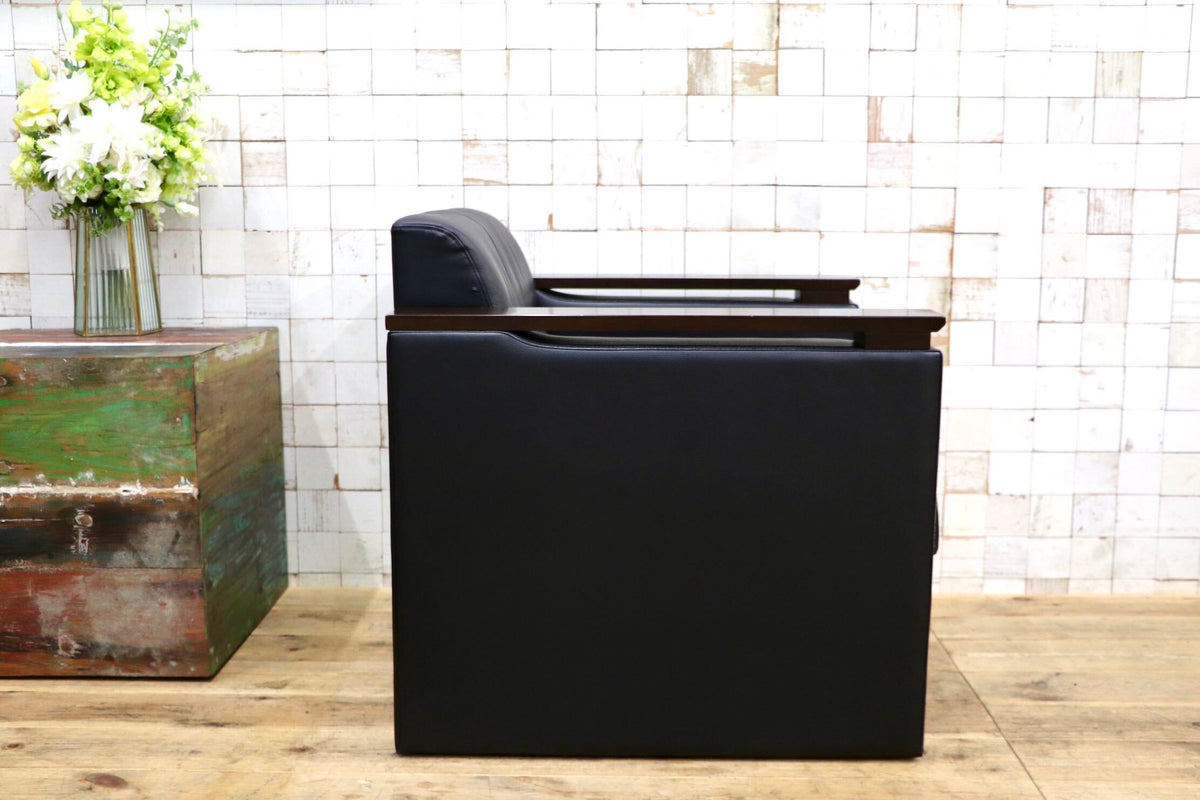 GMJH381A〇ITOKI / イトーキ 本革 1人掛けソファ シングルソファ ブラック 木製アームチェア 応接家具