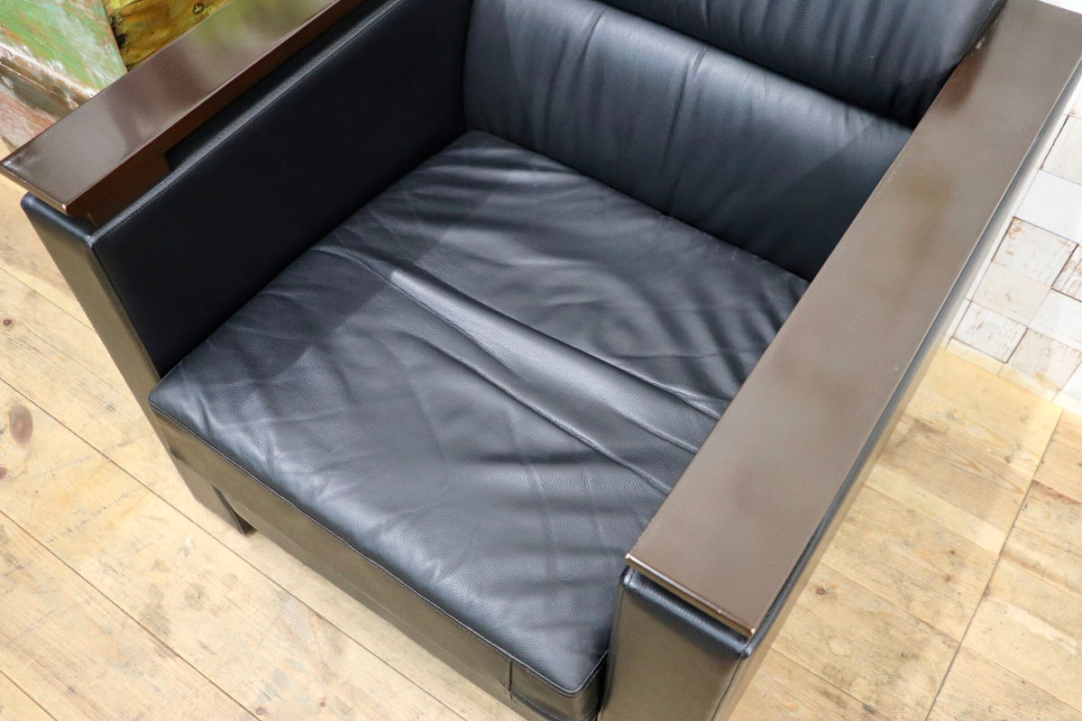 GMJH381B〇ITOKI / イトーキ 本革 1人掛けソファ シングルソファ ブラック 木製アームチェア 応接家具