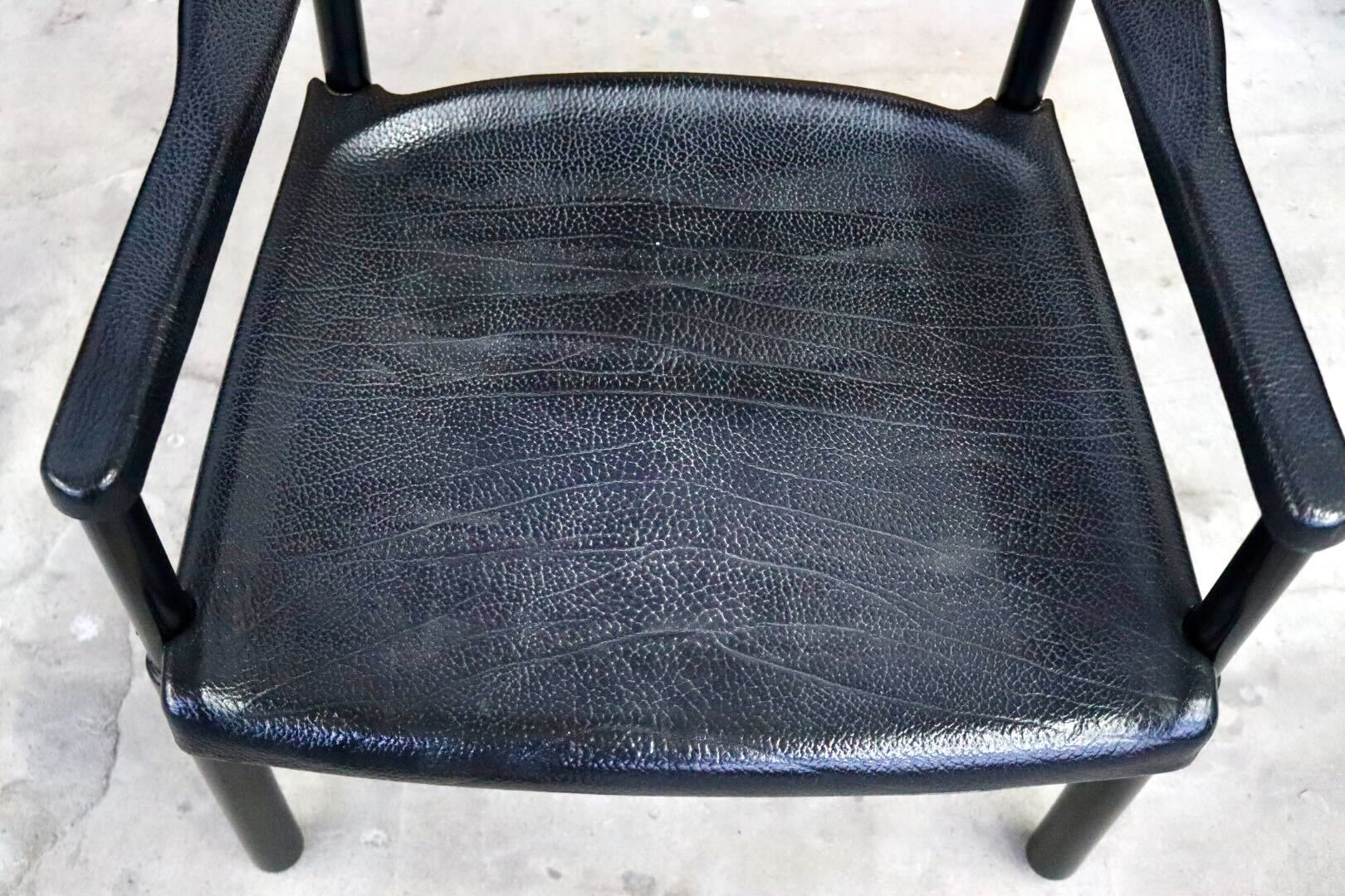 GMIS471M○レオナルド アームチェア ブラック スイス デザイナーズ家具 チェア 椅子 INTER-DECOR取扱い 検）Cassina Strassle Collection