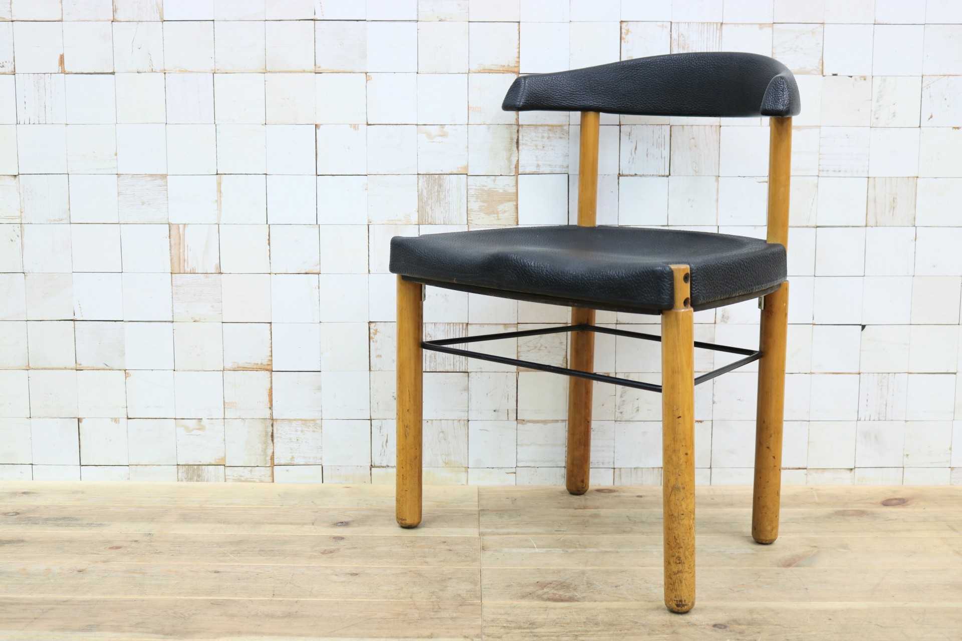 GMIN7Q〇Cassina / カッシーナ レオナルドチェア ダイニングチェア Strassle collection社 スイス 椅子 ブラック 北欧スタイル モダン