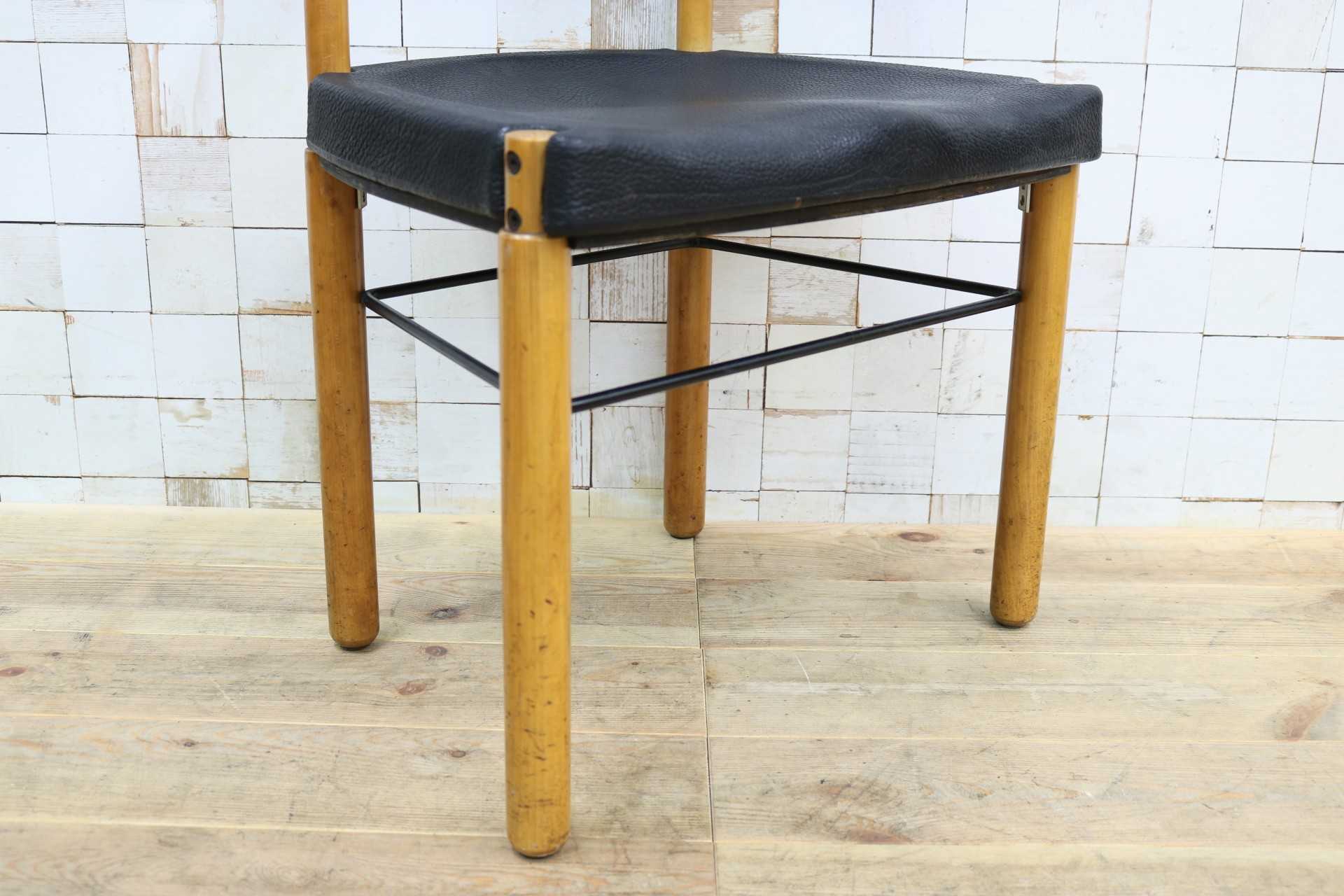 GMIN7Q〇Cassina / カッシーナ レオナルドチェア ダイニングチェア Strassle collection社 スイス 椅子 ブラック 北欧スタイル モダン