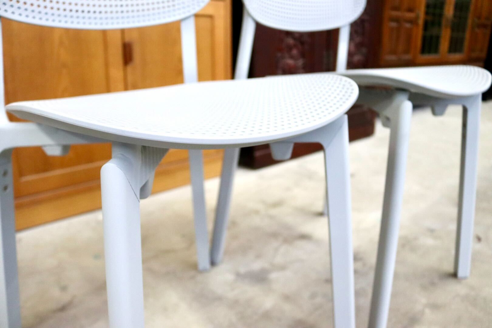 GMIS275D○KRISTALIA / クリスタリア COLANDER ダイニングチェア 椅子 2脚セット スタッキング モダン イタリア グレー 展示品 定価約10万