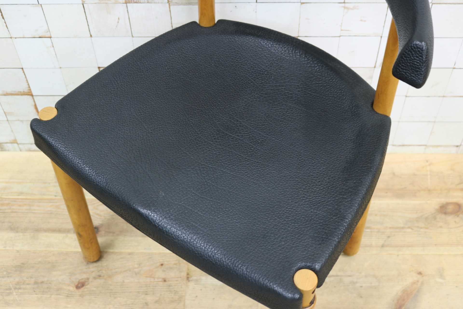 GMIN7R〇Cassina / カッシーナ レオナルドチェア ダイニングチェア Strassle collection社 スイス 椅子 ブラック 北欧スタイル モダン