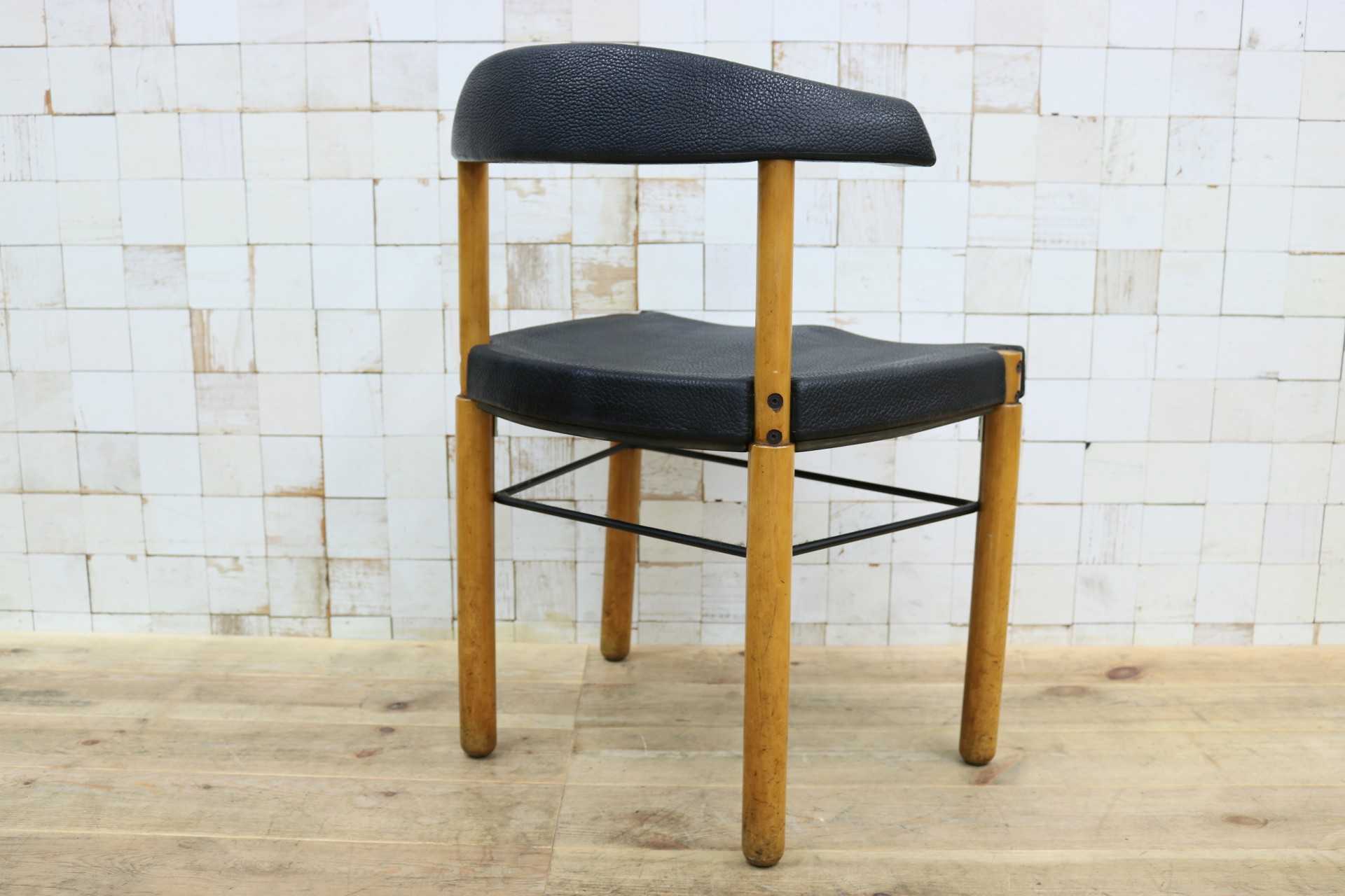 GMIN7S〇Cassina / カッシーナ レオナルドチェア ダイニングチェア Strassle collection社 スイス 椅子 ブラック 北欧スタイル モダン